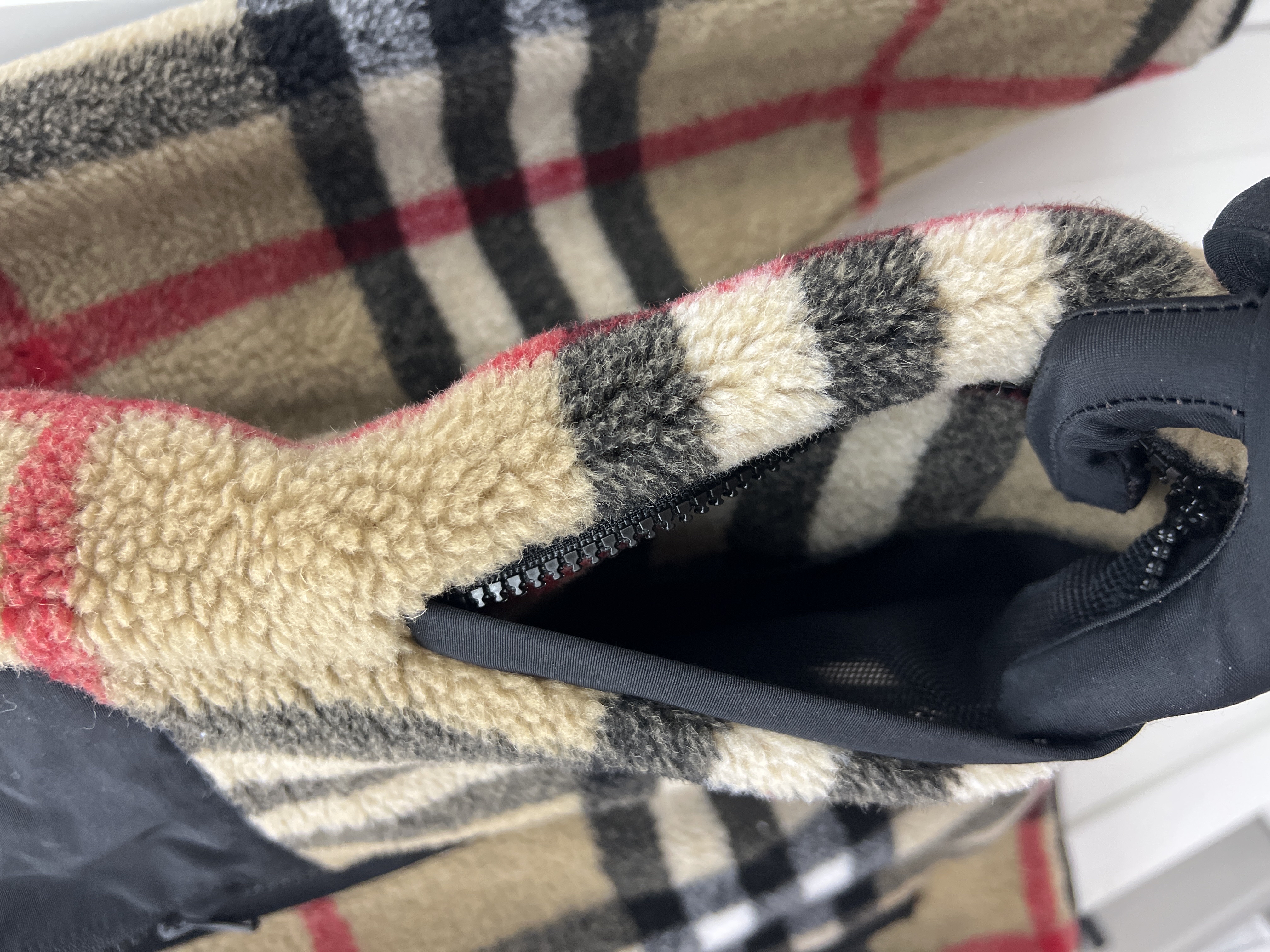 Pre-owned Burberry Jacket/ Product Code: 26030209