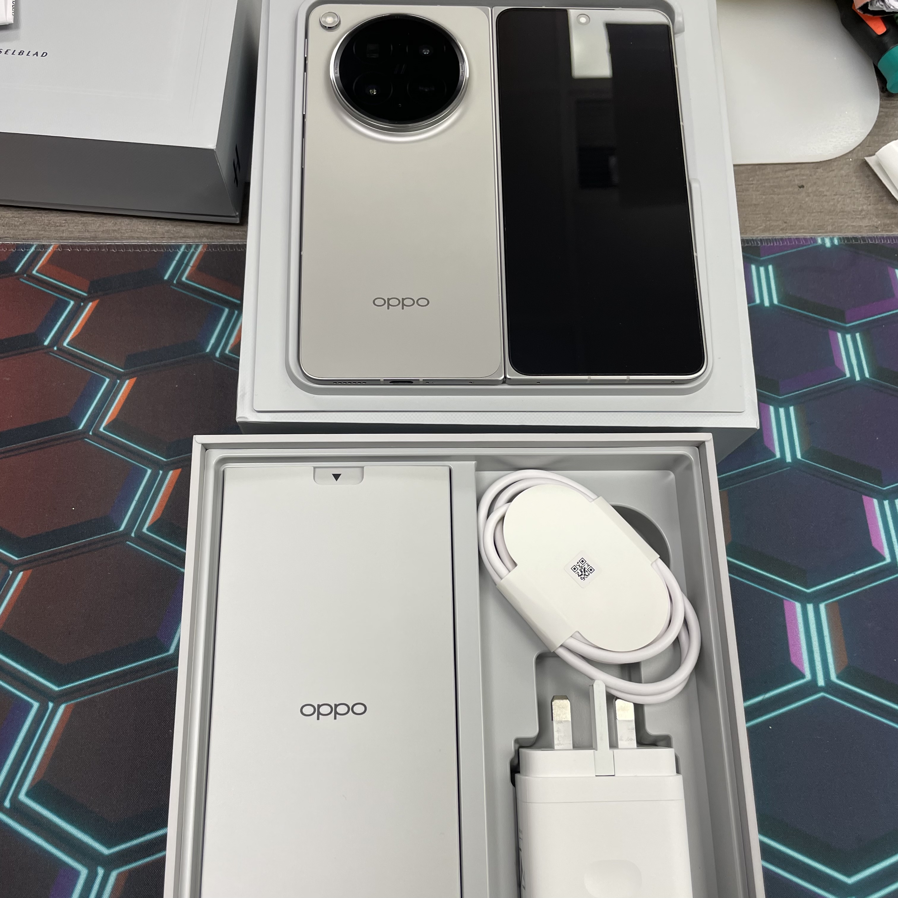 *6931 Oppo Find N6 完美機 16+512GB 灰色 gray 