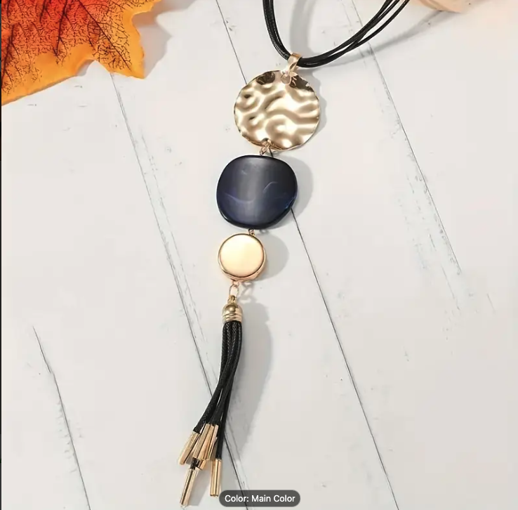 Vintage Boho Style Resin Pendant Necklace with Tassel Design