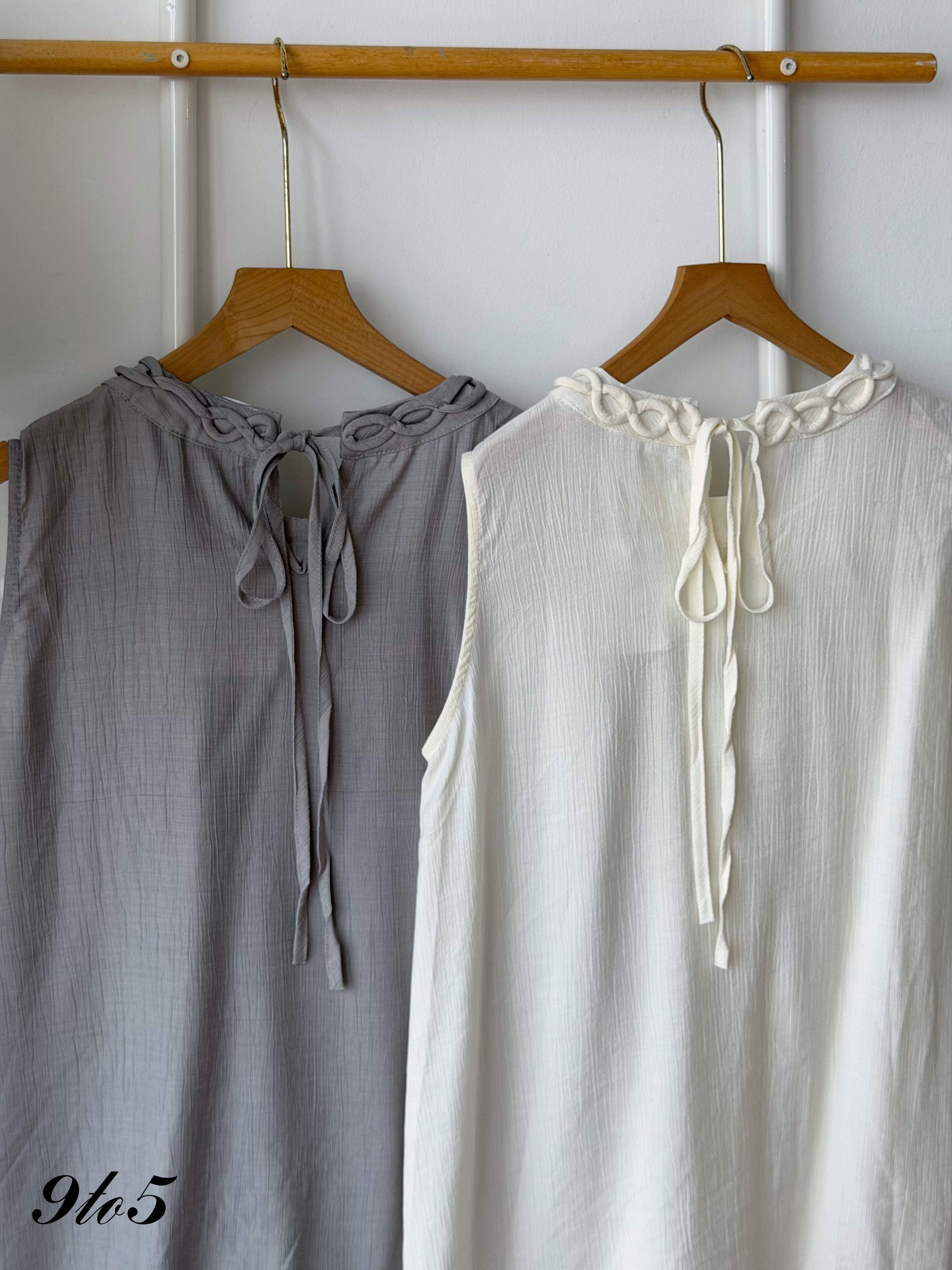 T4494 Sleeveless Linen Blouse - Cream & Grey