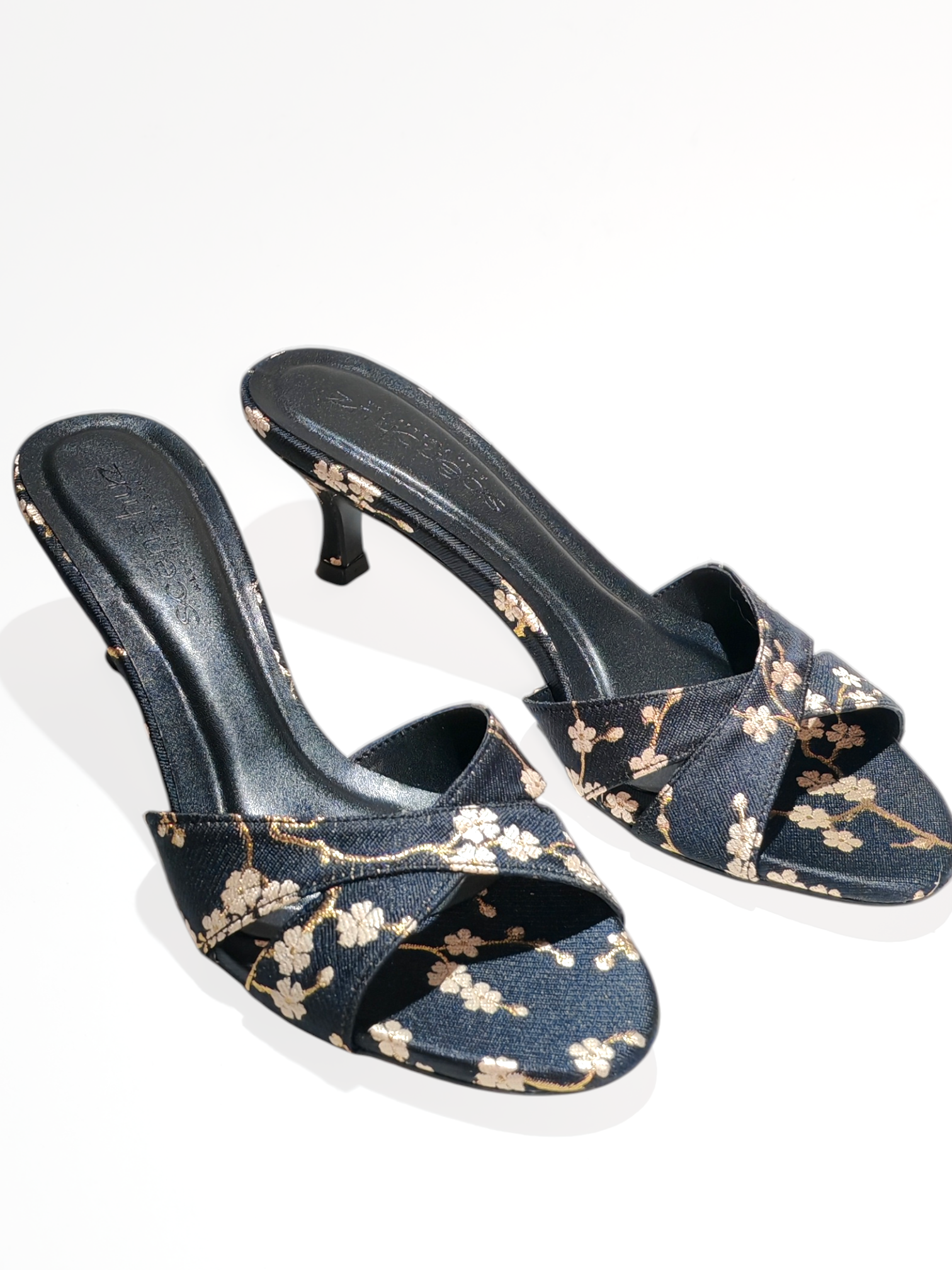 REYNA 50 BLACK BROCADE