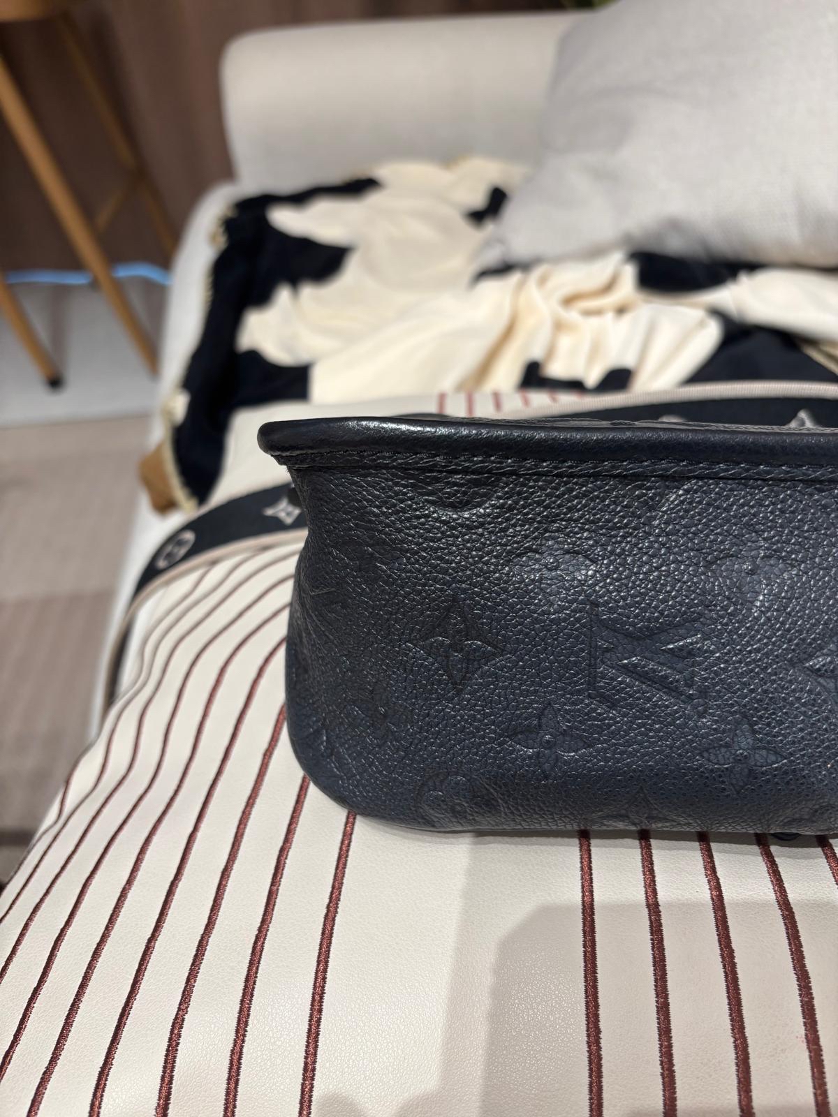 LV Diane Crossbody Bag 100%Authentic, 88%New ✅Dust bag
