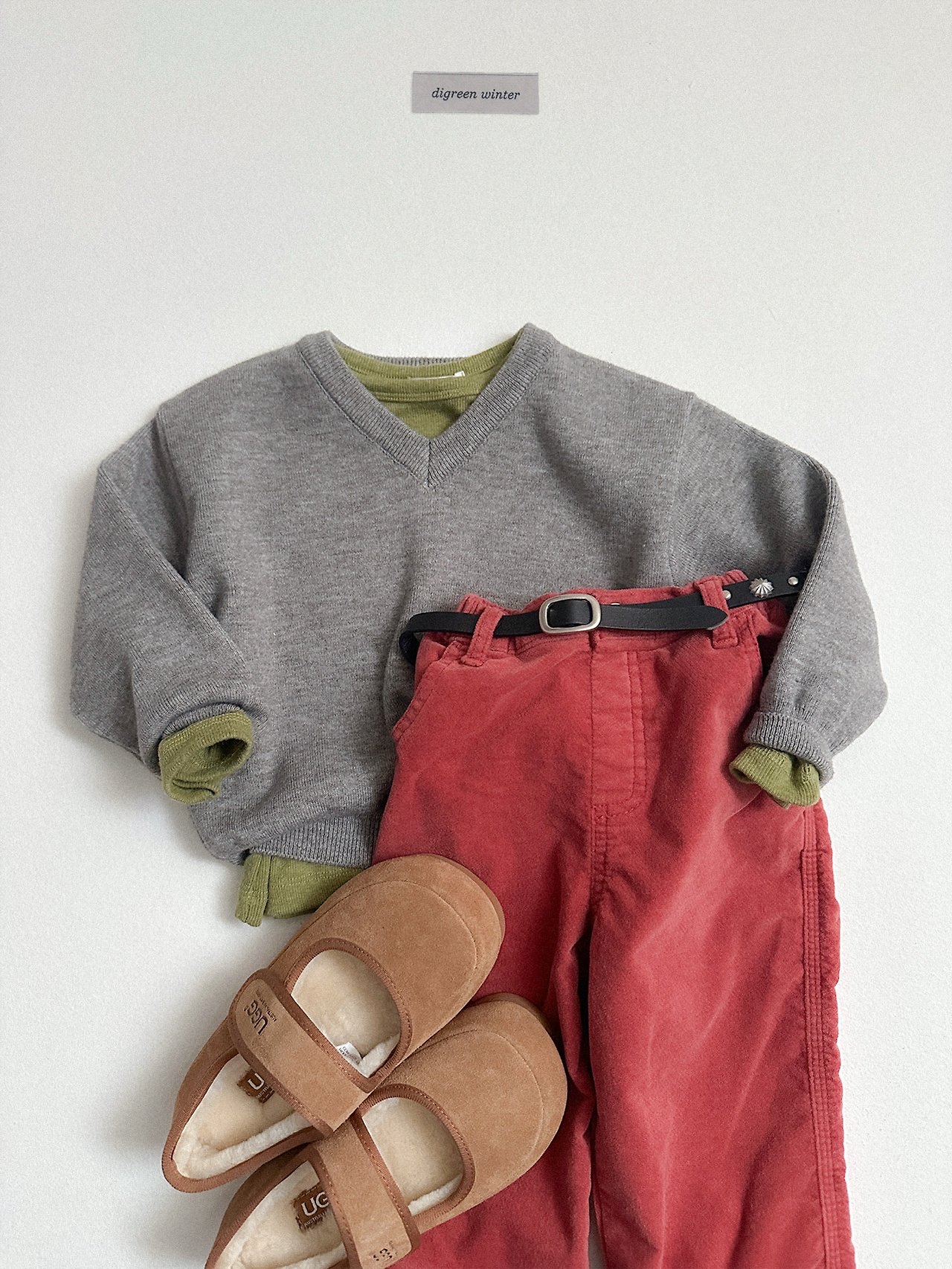 Digreen | Cozy V-Neck Knit