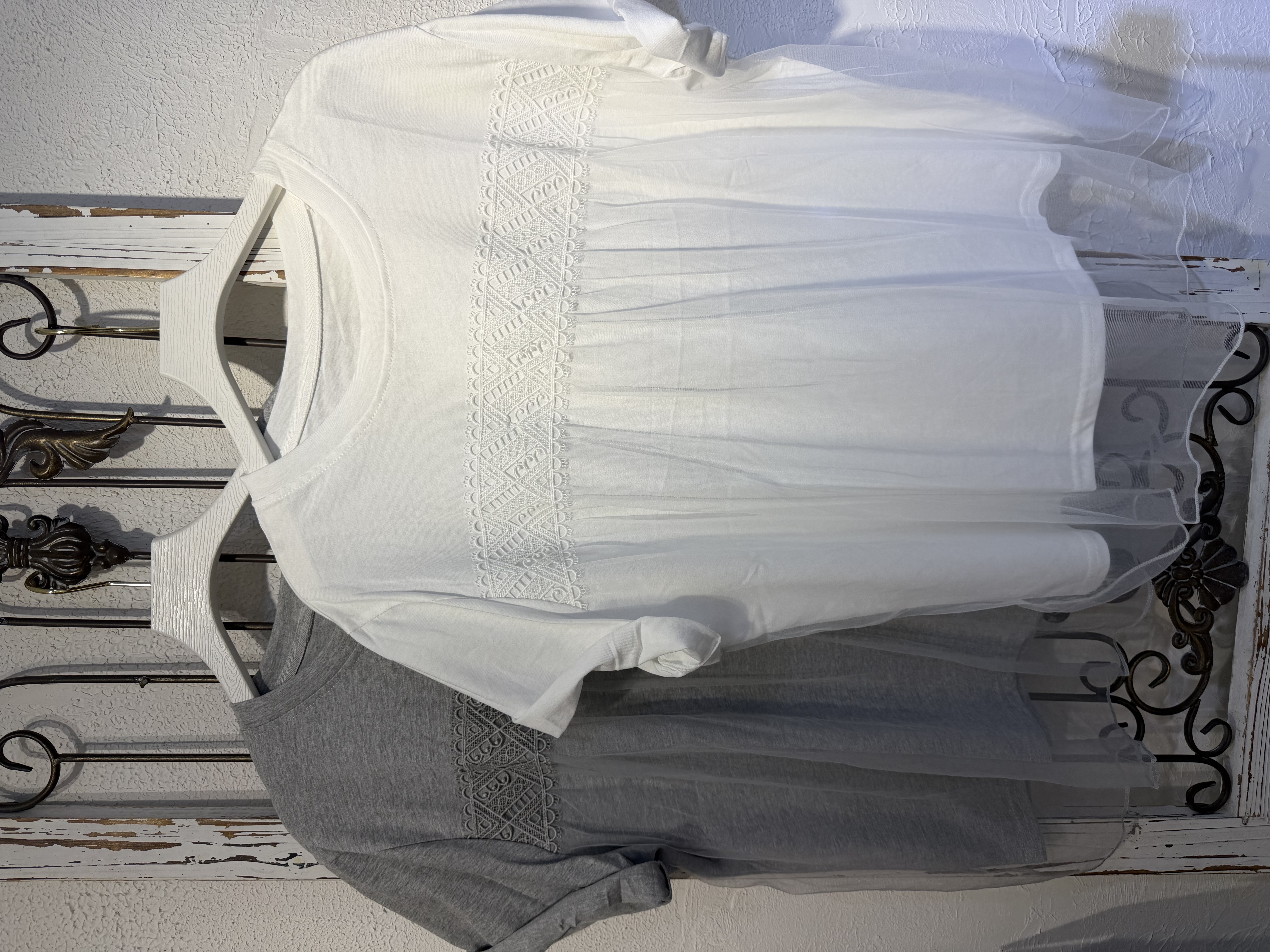 優雅刺繡網紗拼接白色短袖上衣