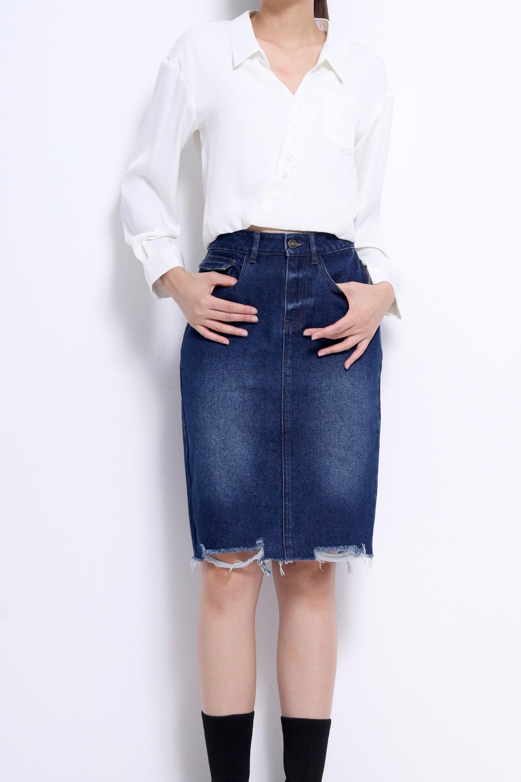 CB2724 ASYMETRIC BUTTON L/SLLV BLOUSE