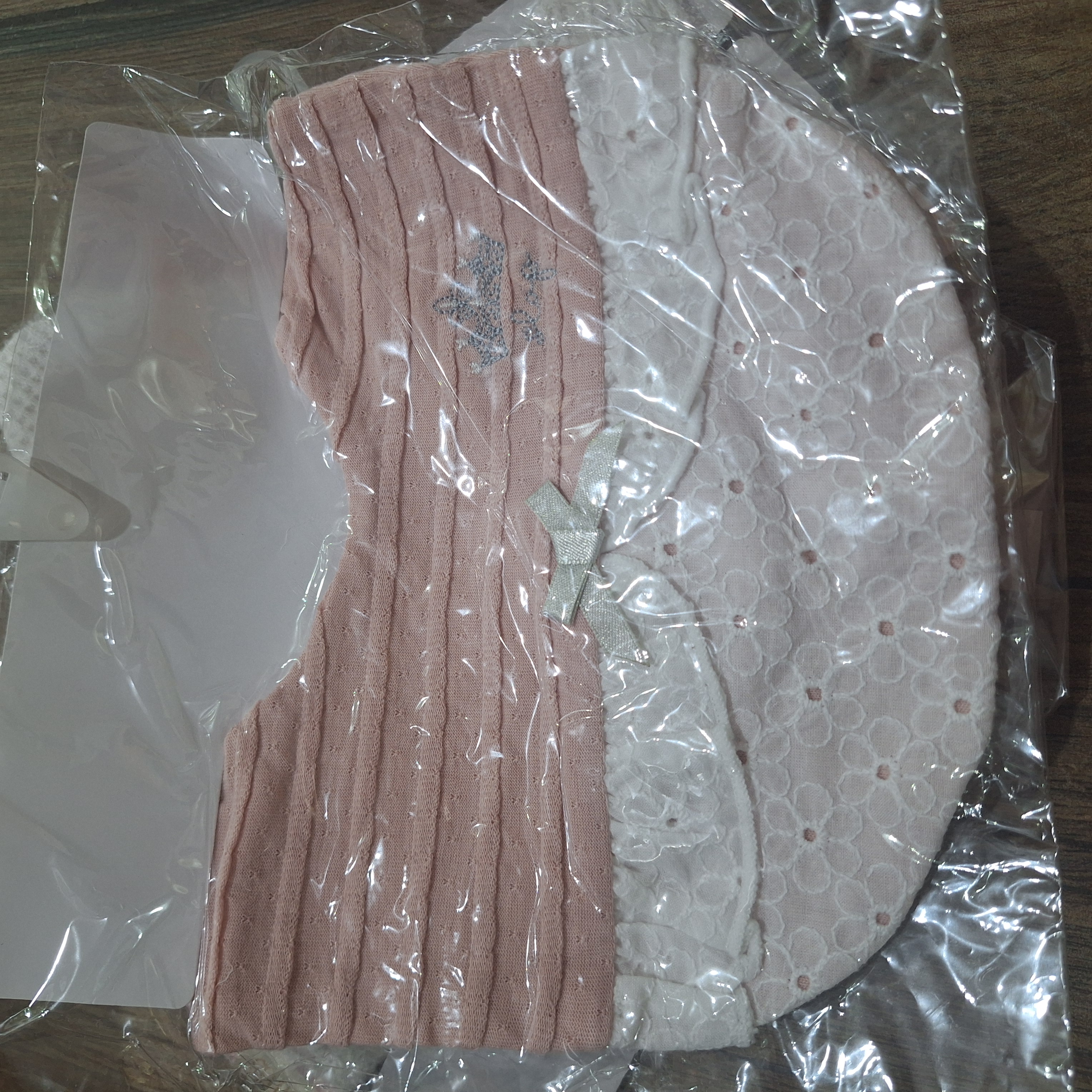 多款卡通造型口水巾