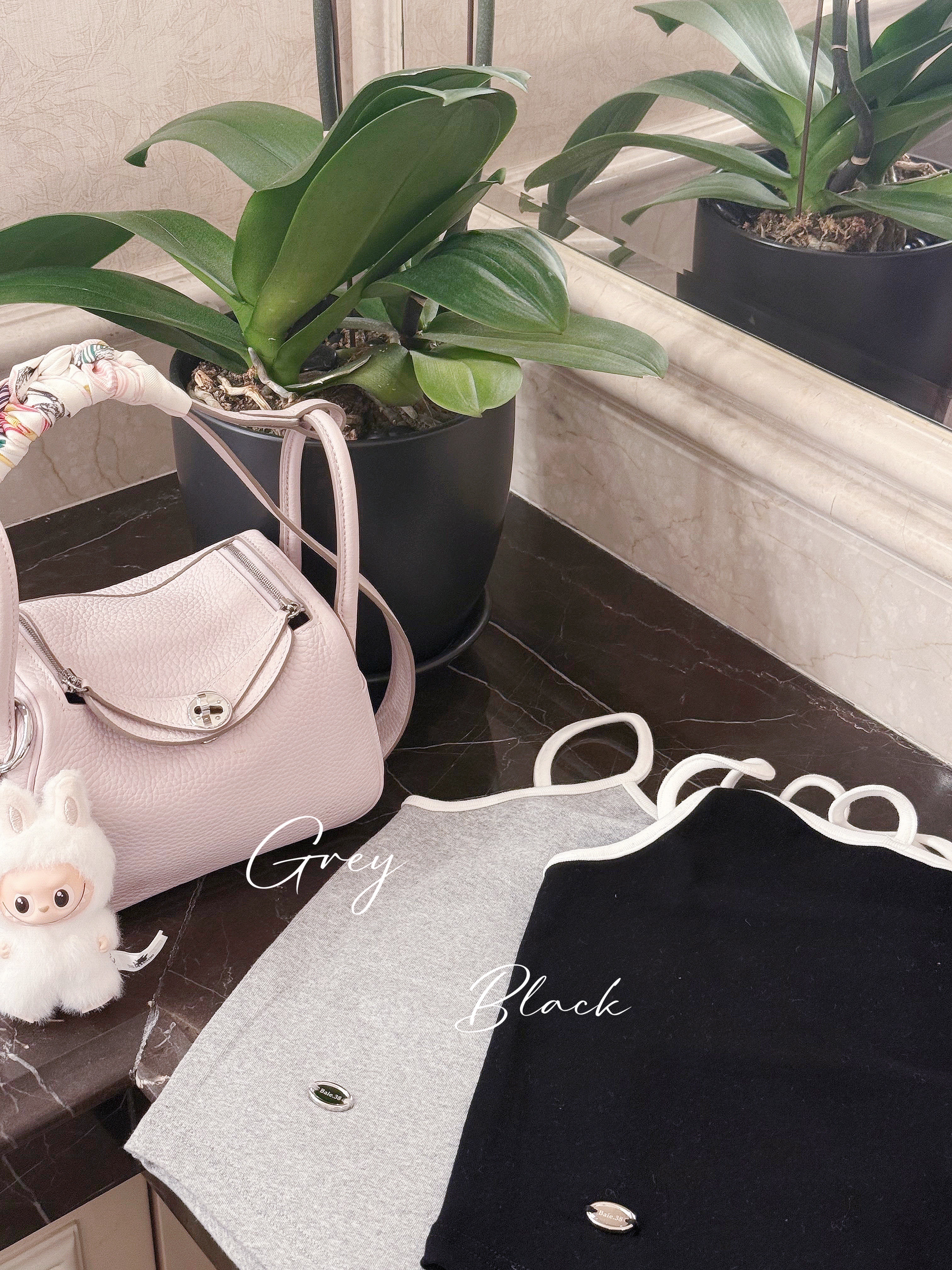 小金牌撞色搭帶小上衣 ✨ *Special price*