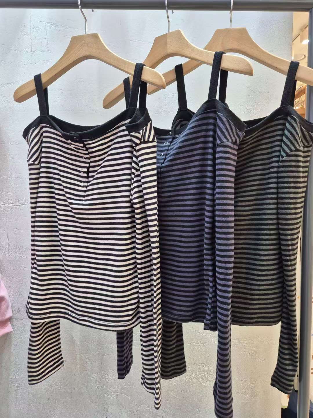 韓國露膊吊帶間條top