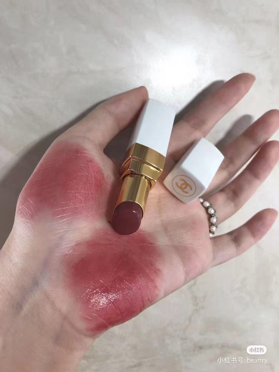 $ 320盒。Chanel 香奈兒白管唇膏 #930