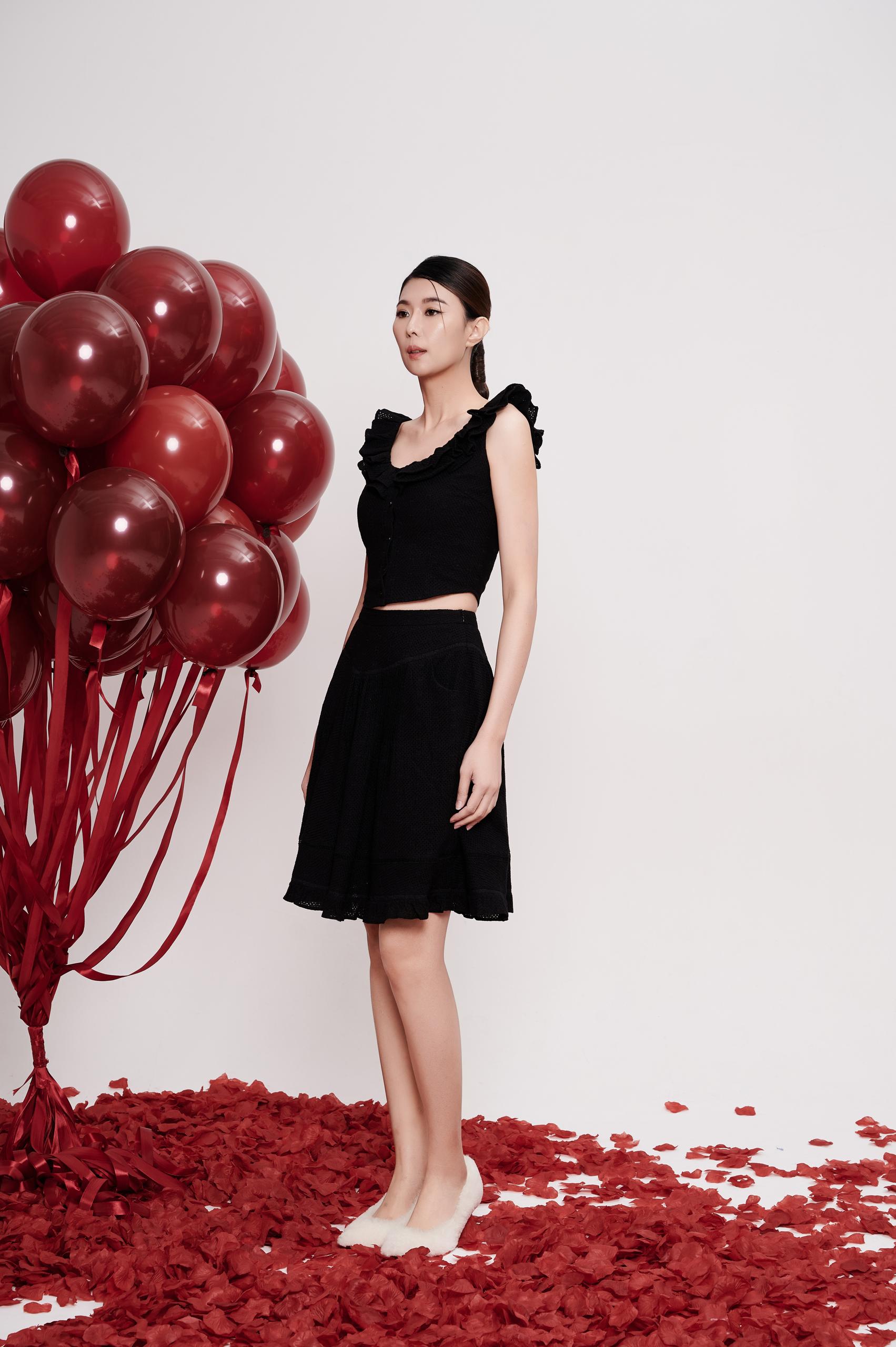 CB2666 FRILL DESIGN LASER COTTON TOP