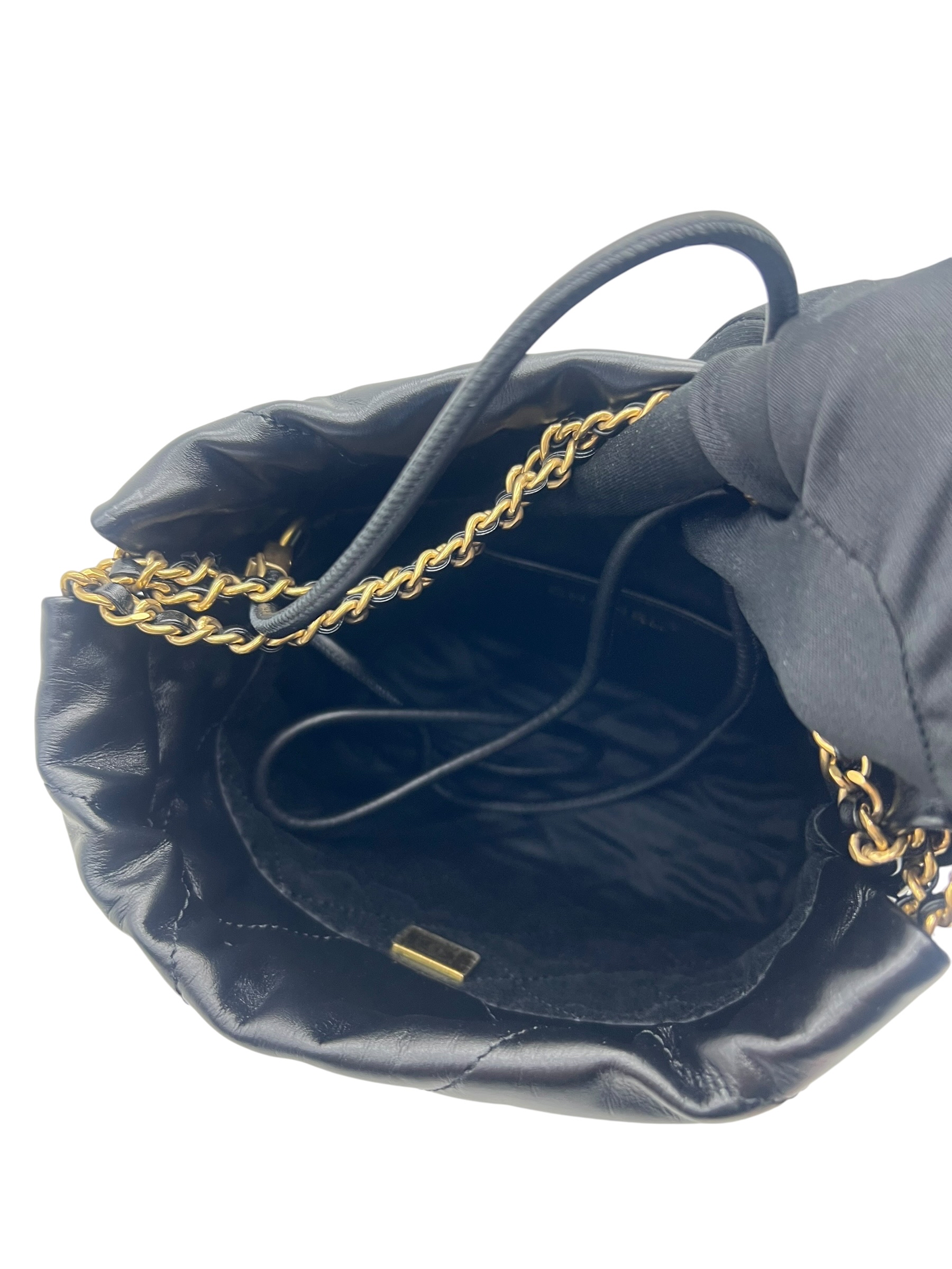 Pre-Owned CHANEL 22 Mini / Product Code:  061404