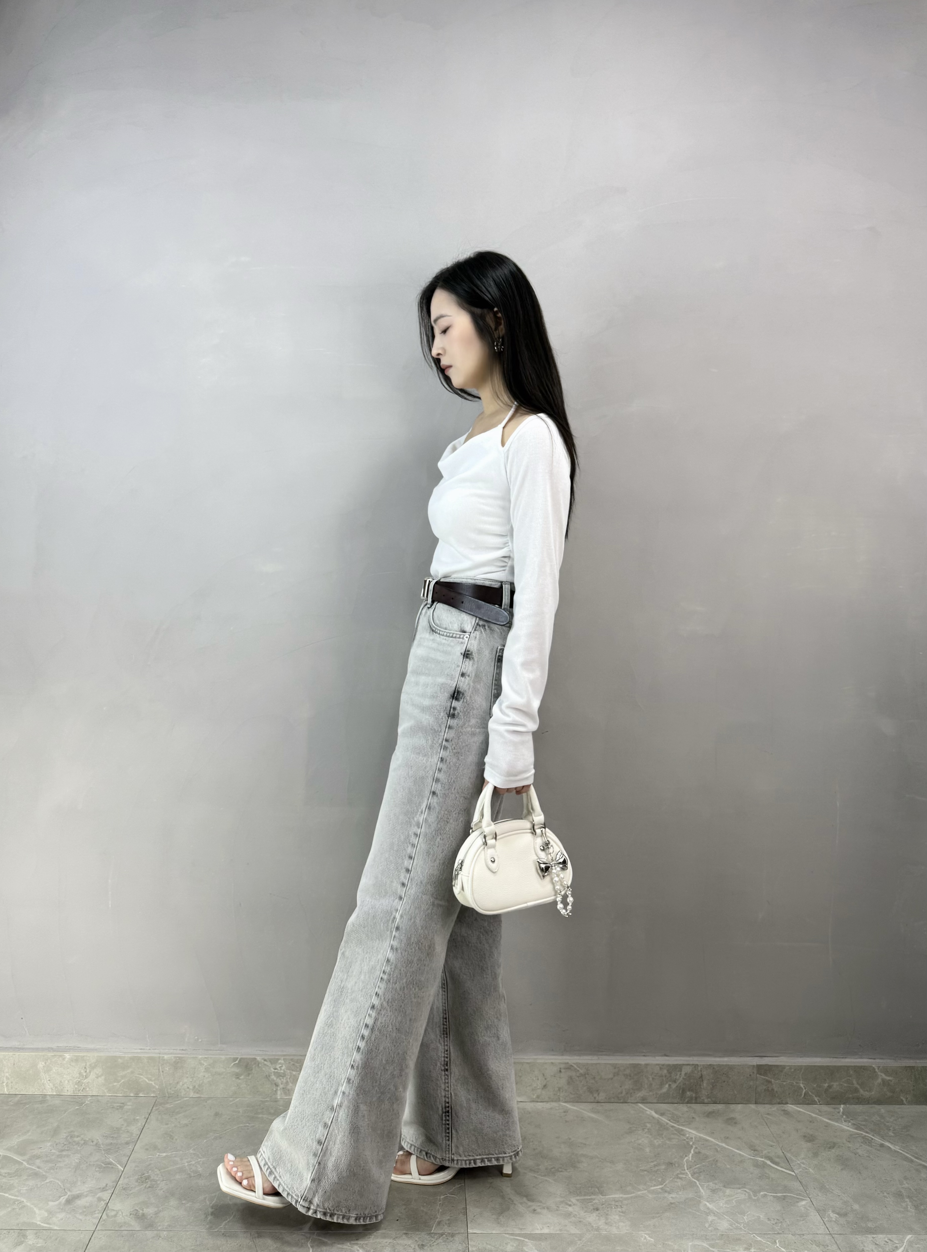 I77 洗水灰直腳牛仔褲