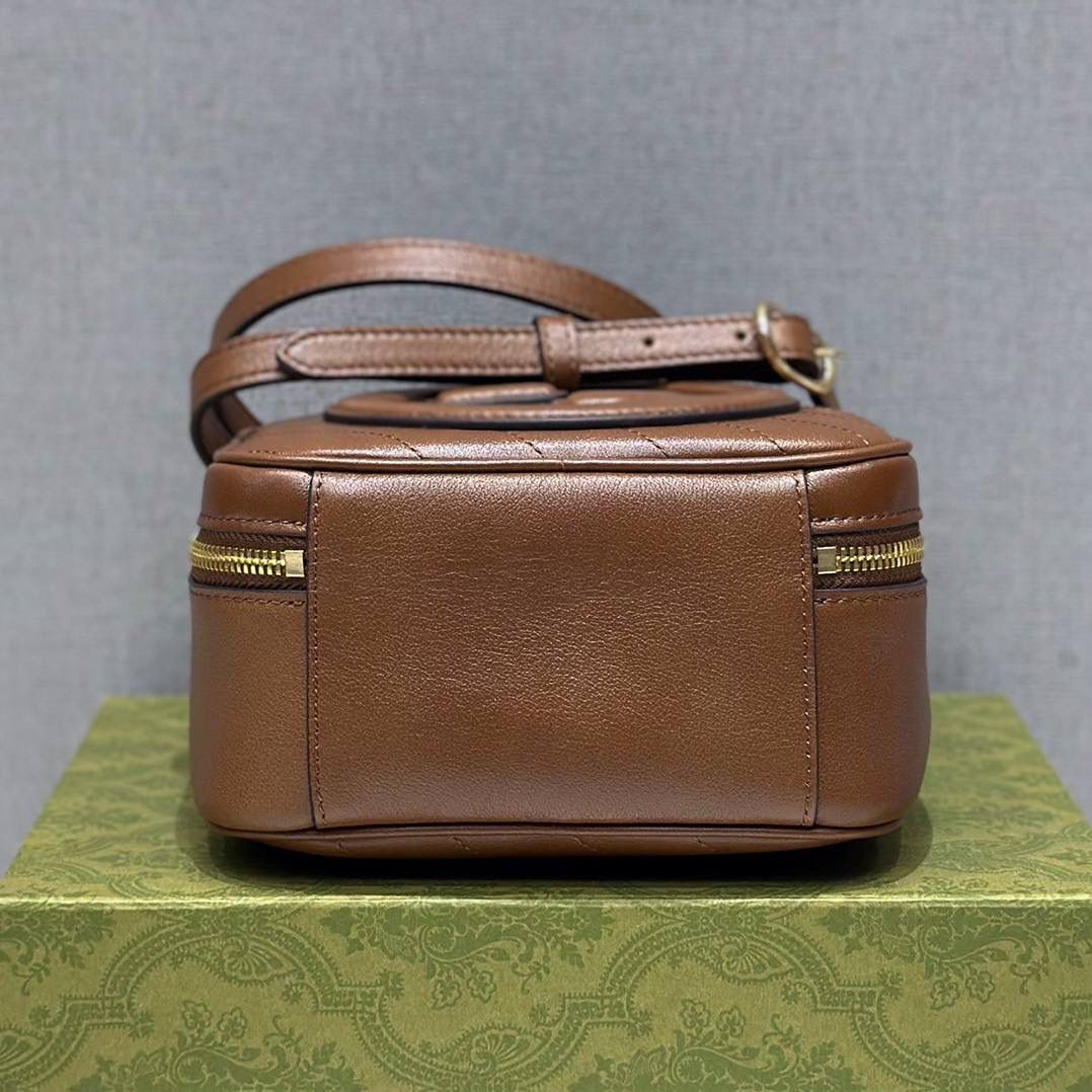 ▪大货实拍 𝐆𝐮𝐜𝐜𝐢 𝐁𝐥𝐨𝐧𝐝𝐢𝐞系列产品 型号：744434 尺寸：17*15*9cm