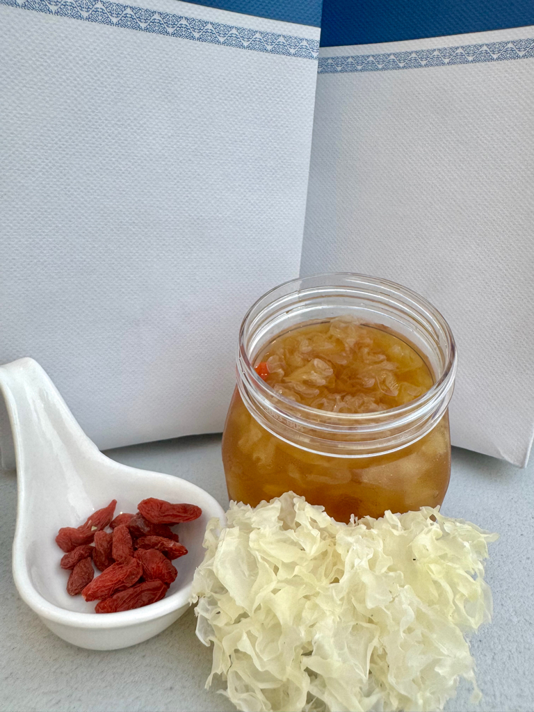 Fresh Boiled Fish Scale Collagen 新鲜炖鱼鳞冻