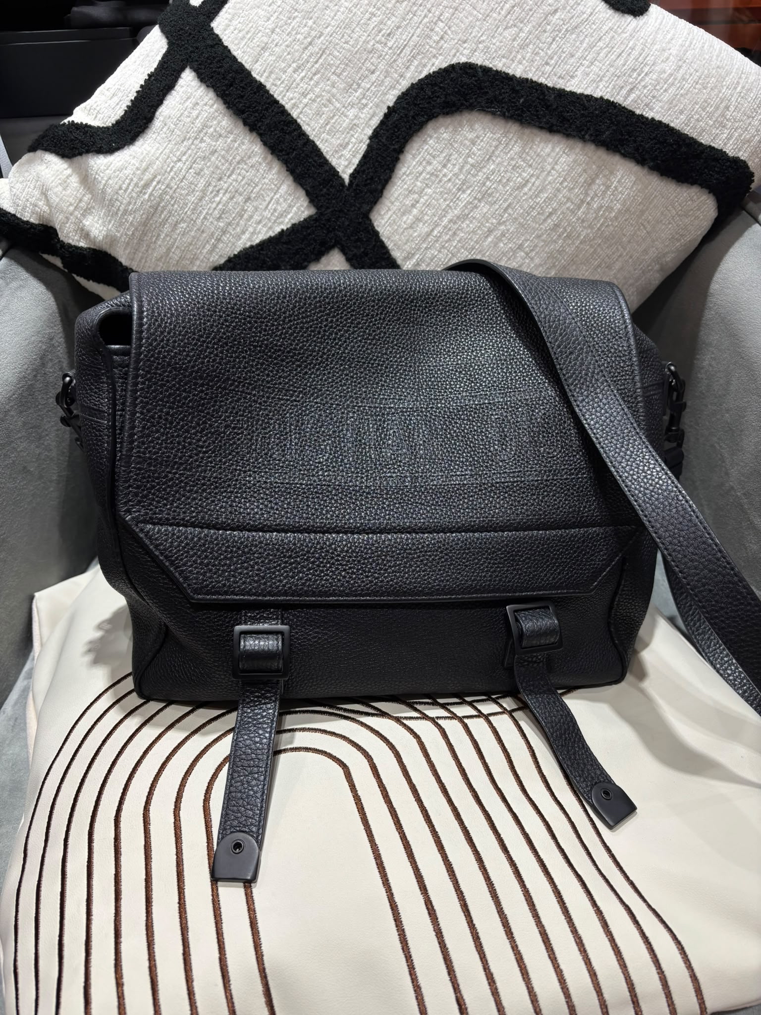 Dior Diorcamp Messenger Bag Uber Black Calfskin 100%Authentic, 