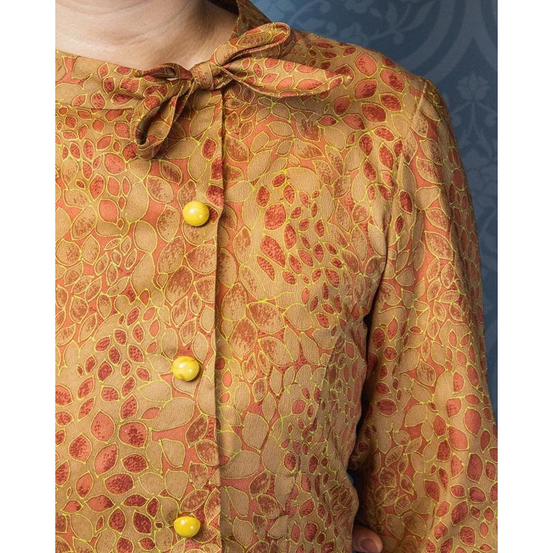 Late 1960s-1970s Side Tie Collar Patterned Shift Dress/MOD Dress (NA0698)