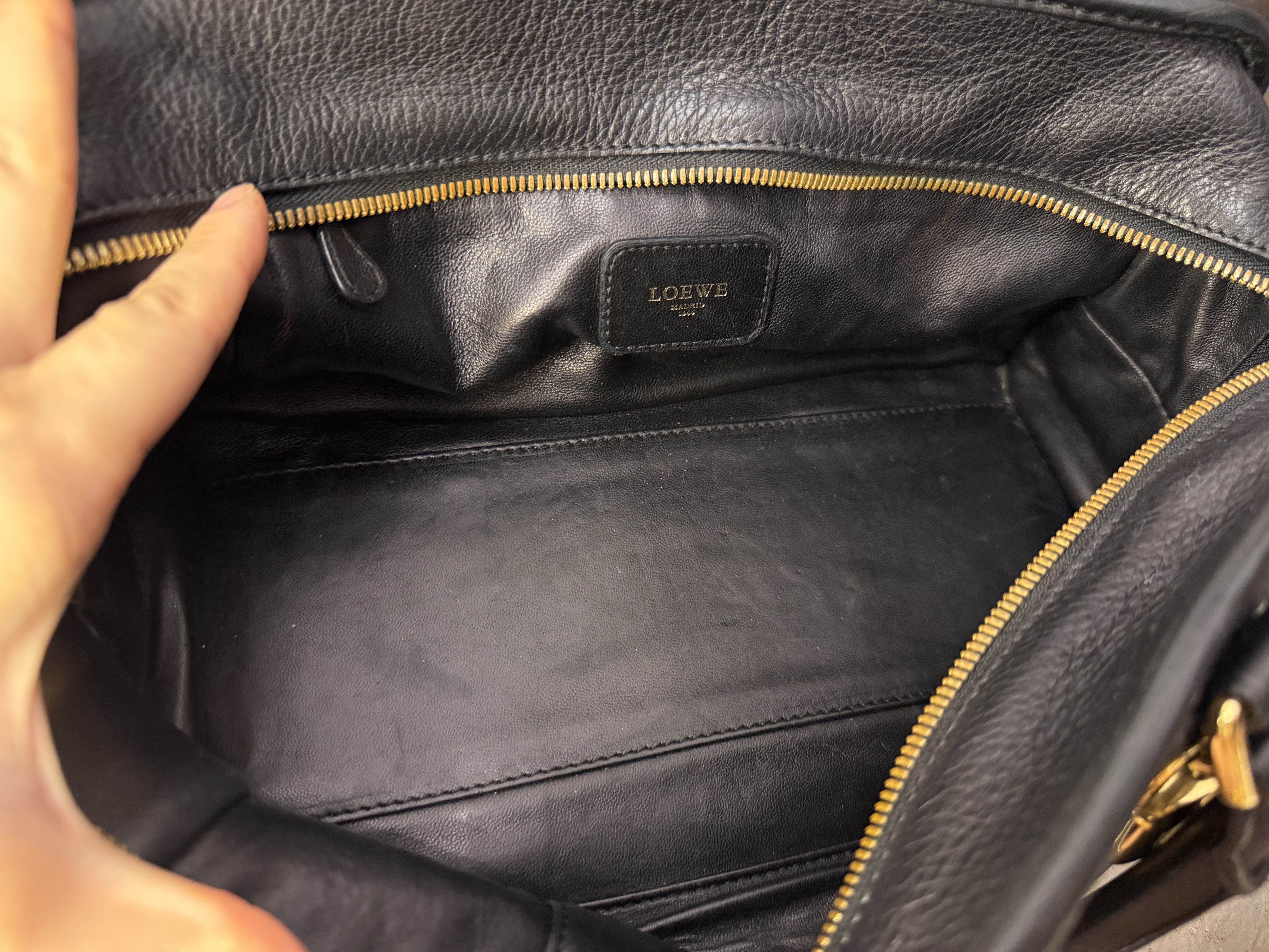 loewe amazona 28 black bag 