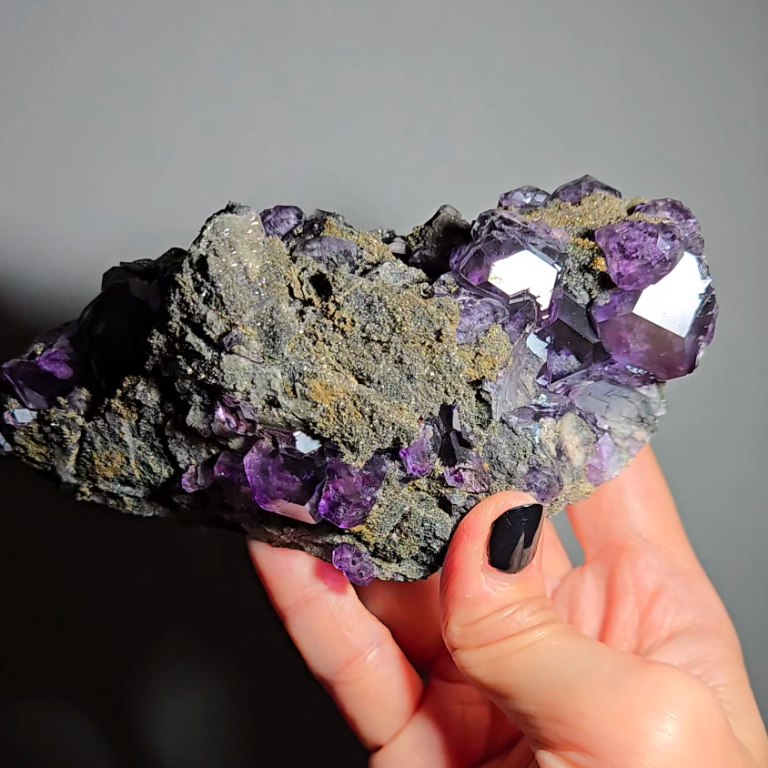 Tanzanite fluorite cluster with big dodecahedral gems - FL359