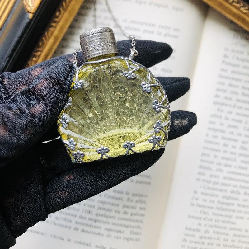 Vintage Recomposed Bejeweled Elaborate Stamped Filigree Purse Perfume Bottle/Necklace(MT1696)