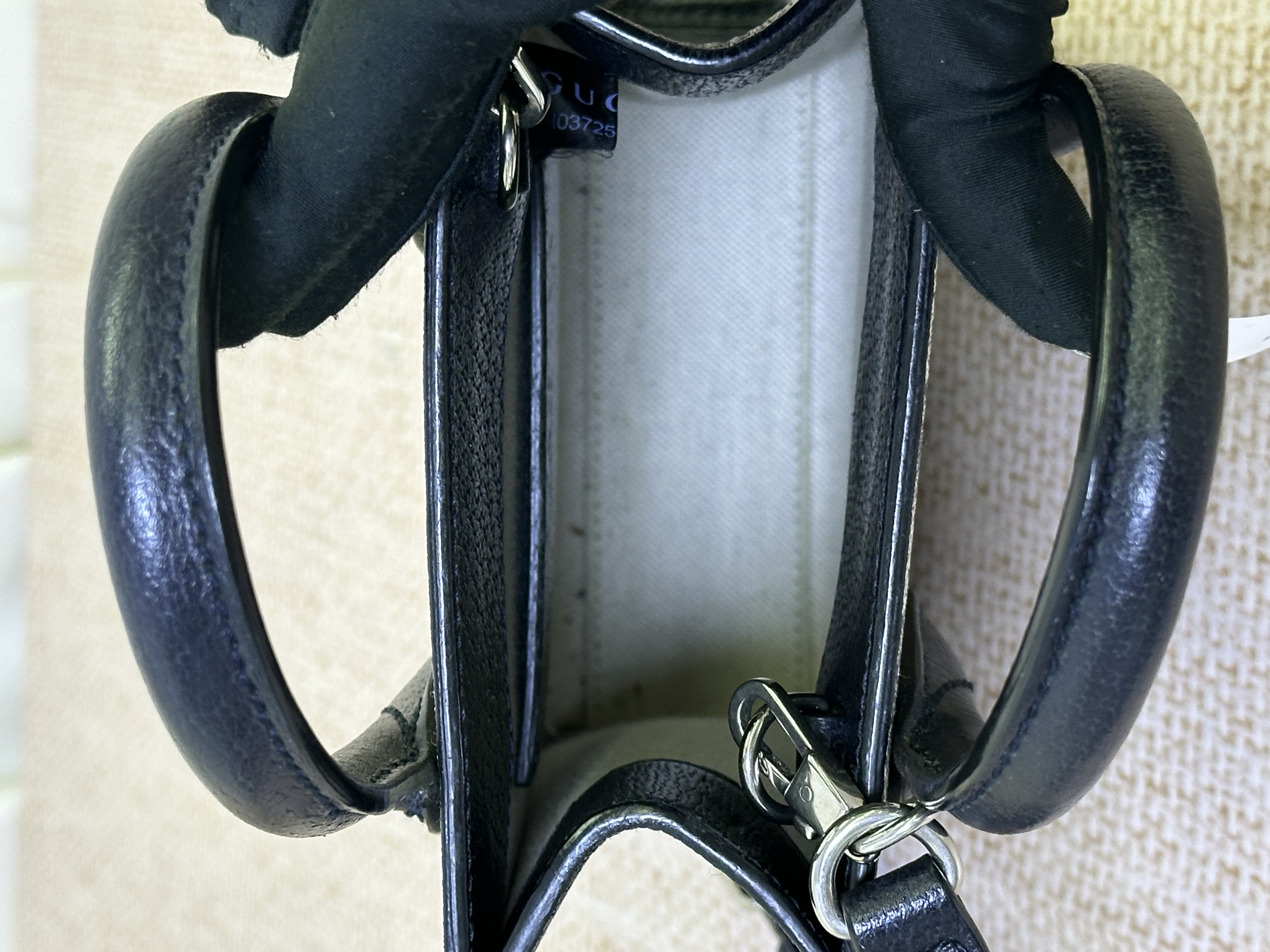 Pre owned Gucci Interlocking G Mini Tote / Product Code: 26031022