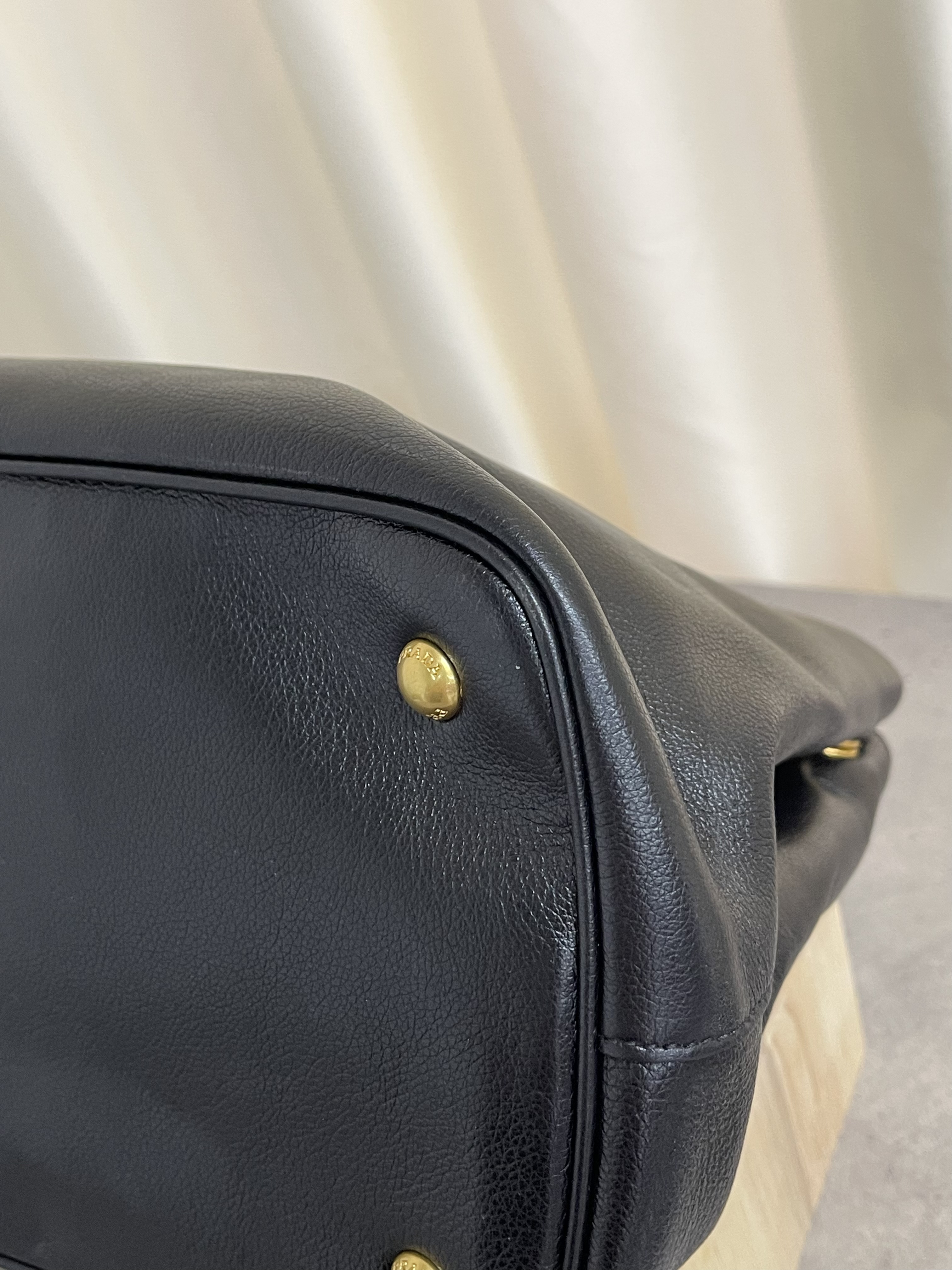 Pre-owned Prada Handbag / Product Code: 26012701