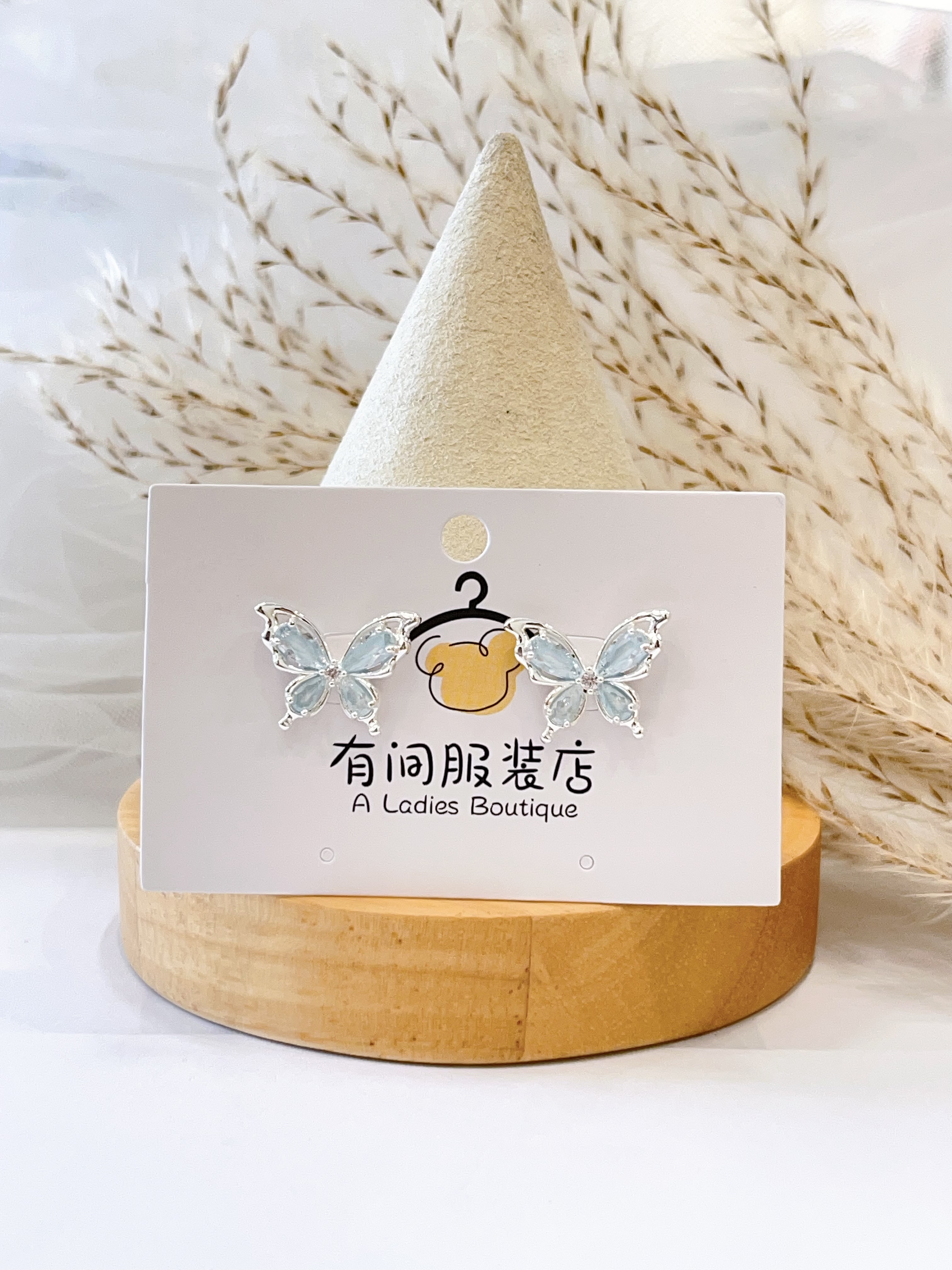 时尚甜美灵动蝴蝶耳环