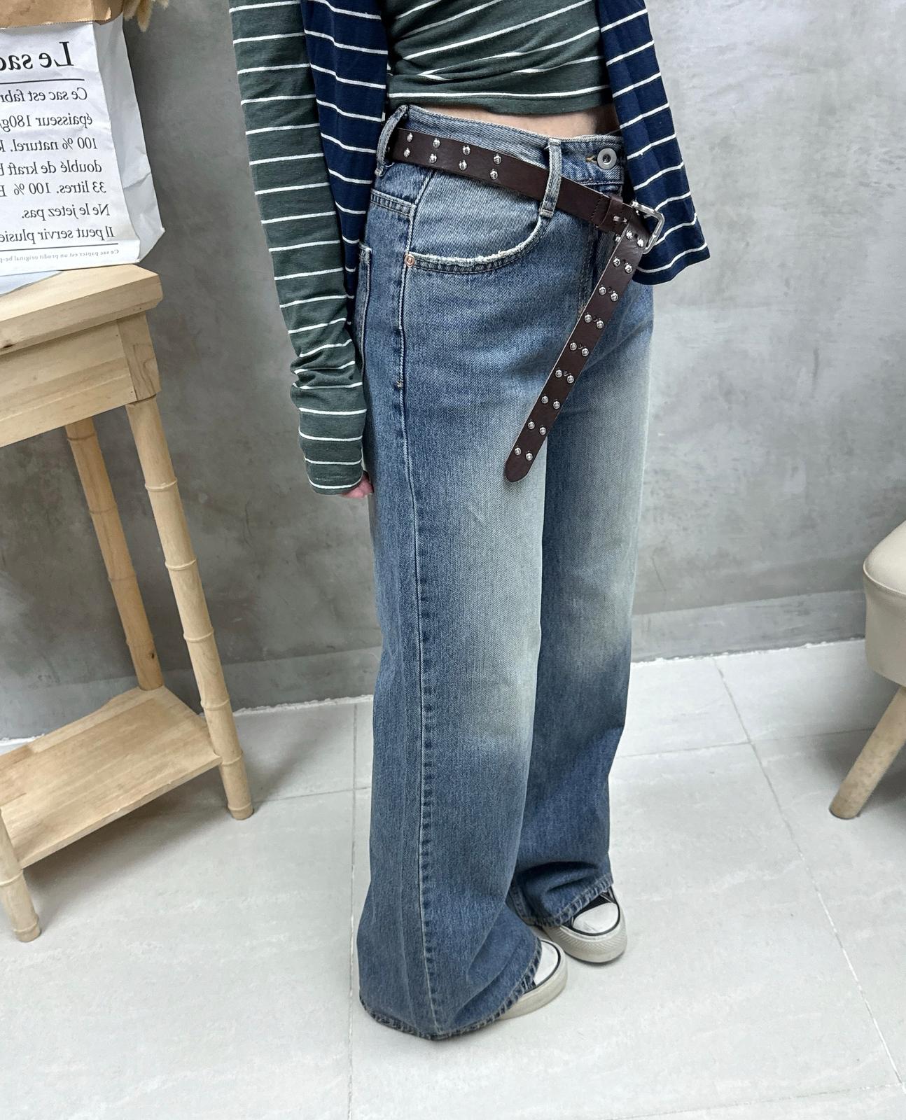 A11 洗水直腳牛仔褲