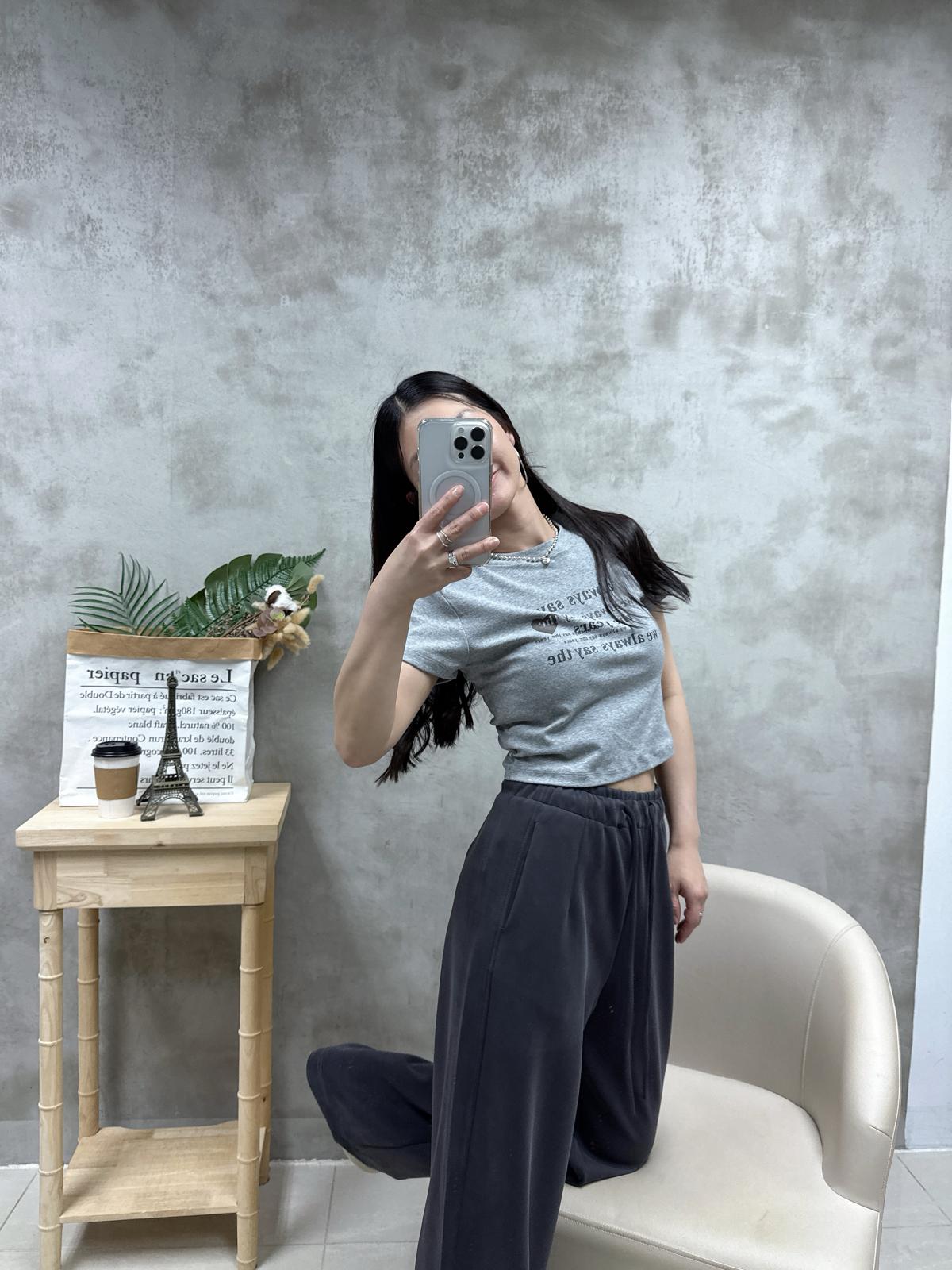 D13 細英文字短Tee