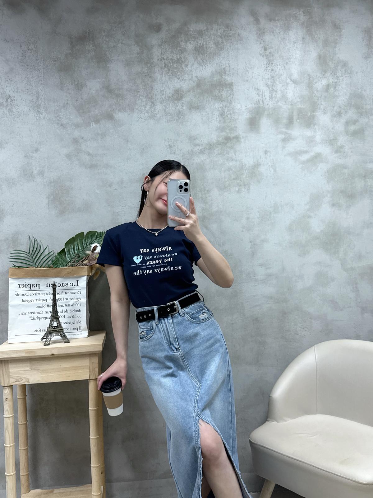 D13 細英文字短Tee