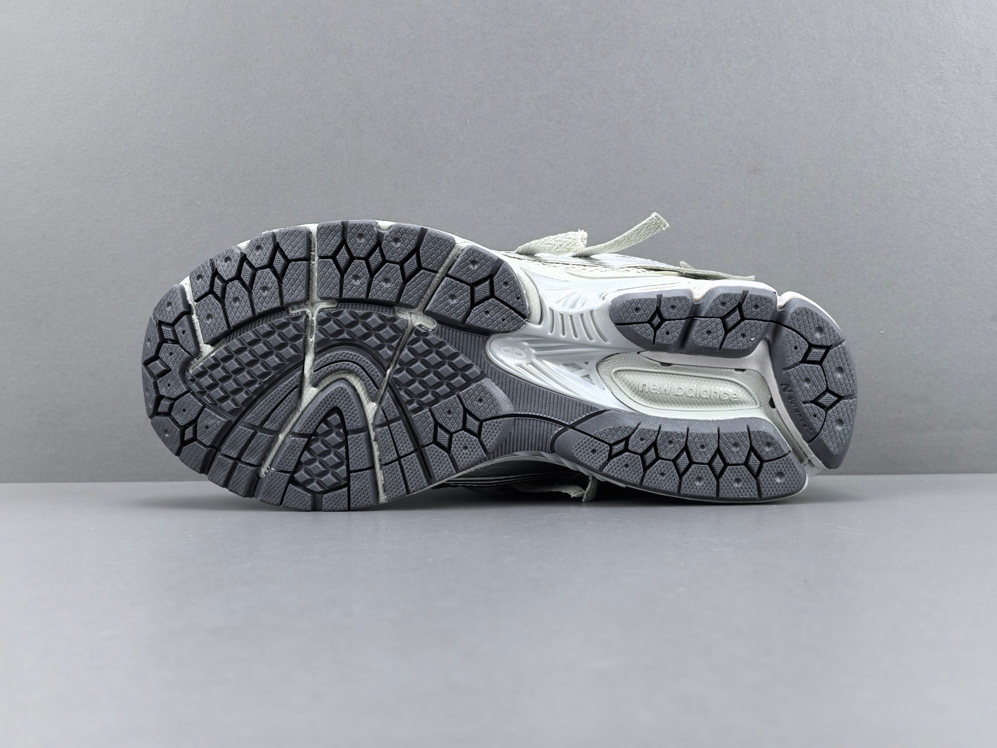 New Balance 1906A M1906AAG