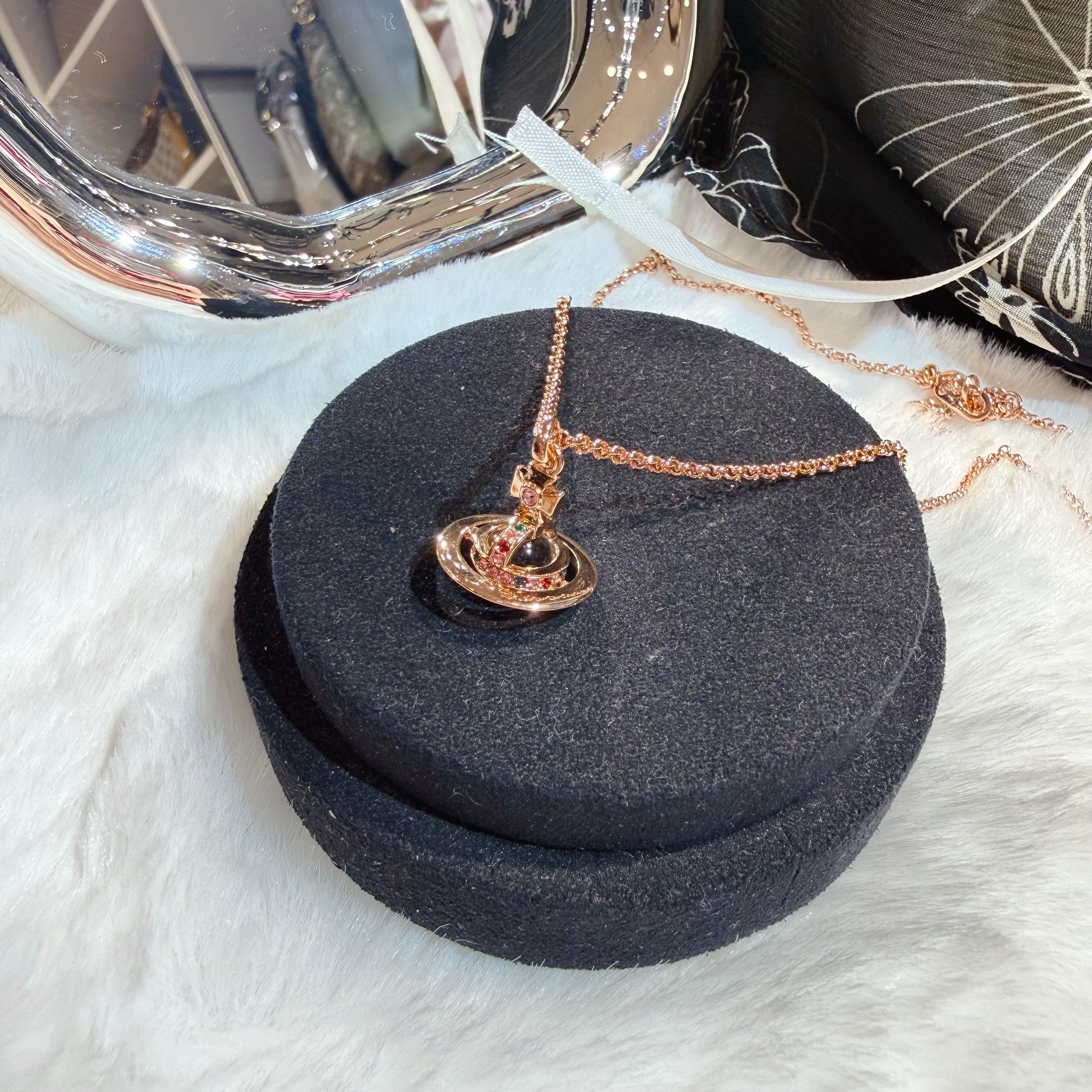 Vivienne Westwood mini 3d necklace RG