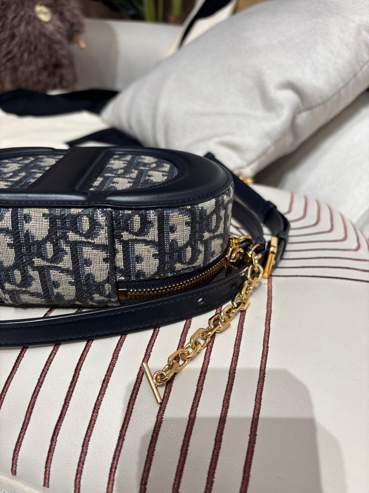 DIOR CD Signature Oval Camera Bag Bag CHRISTIAN DIOR  100%Authentic, 98%New ✅Certificate ✅dust bag 