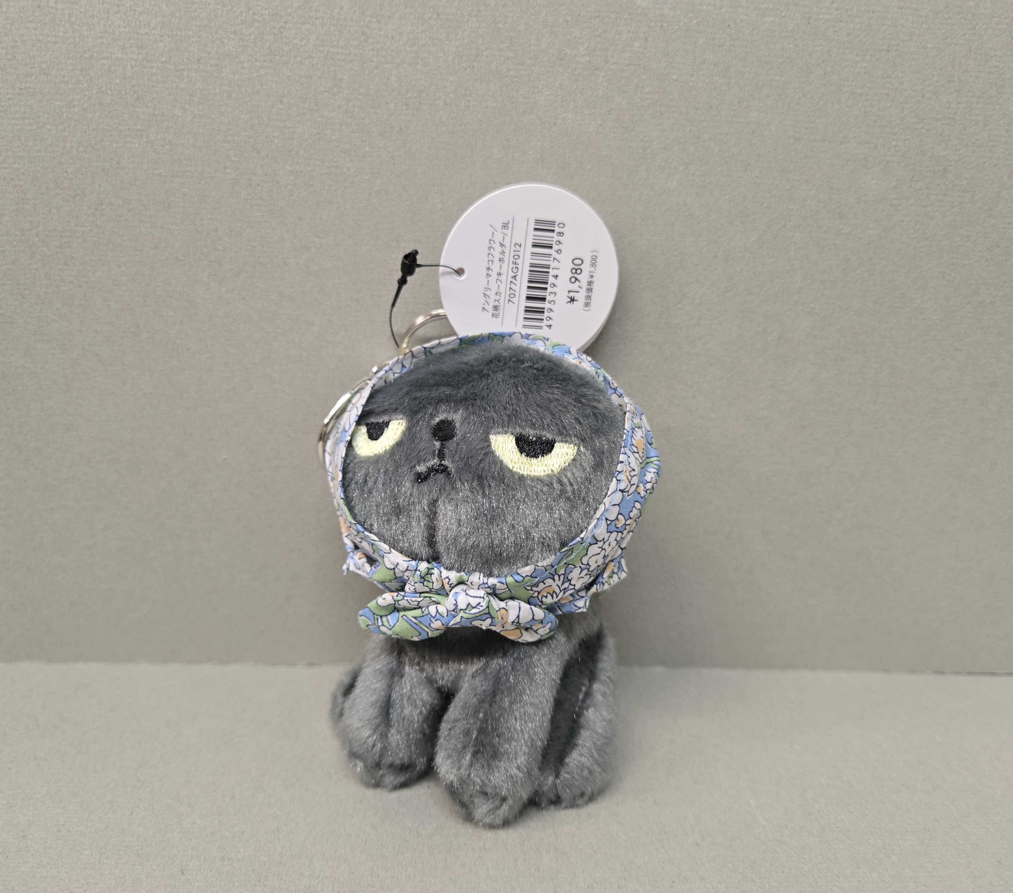 憤怒的真知子黑貓藍色花花頭巾掛飾公仔