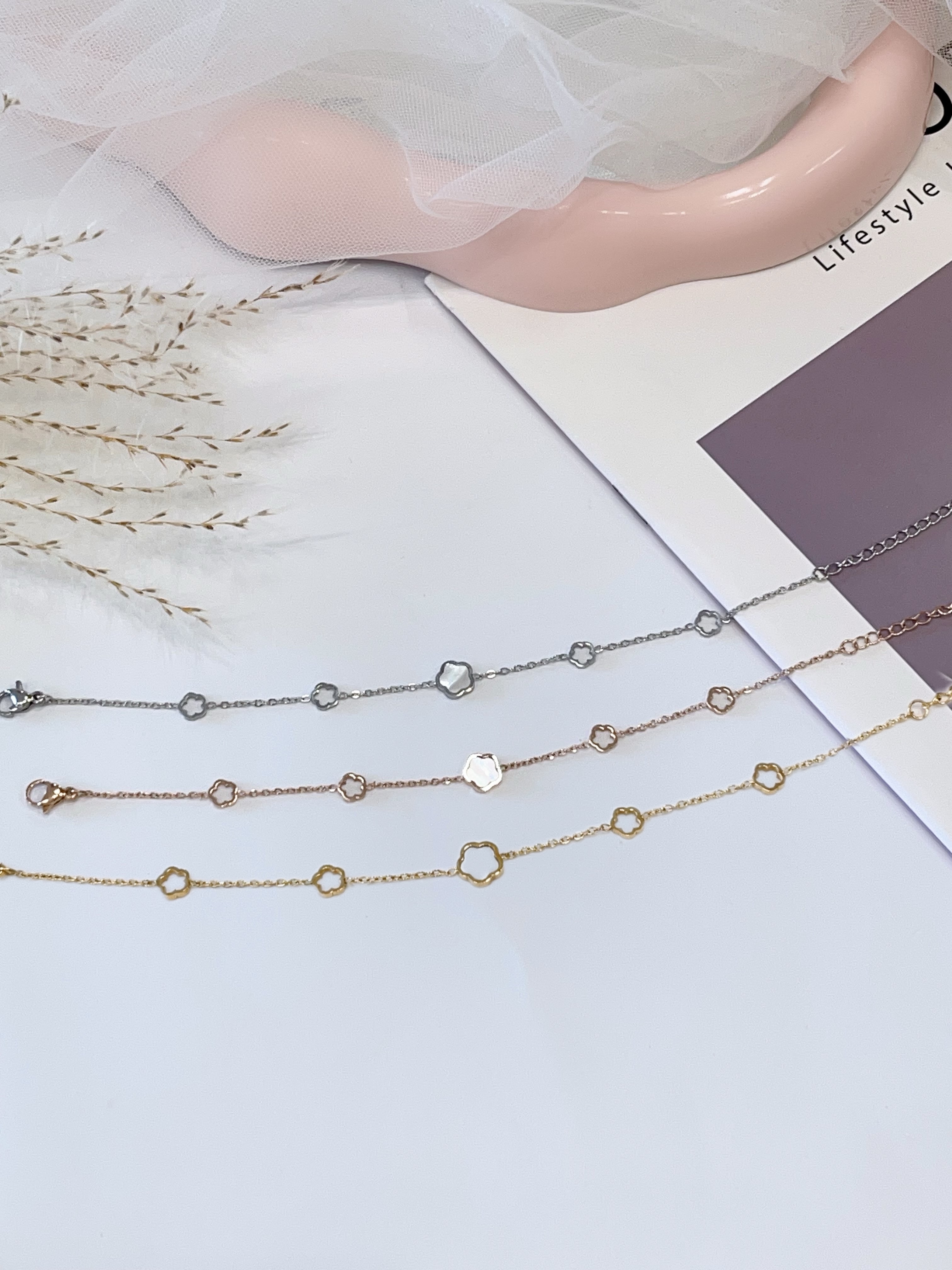 贝壳×镂空小花花手链