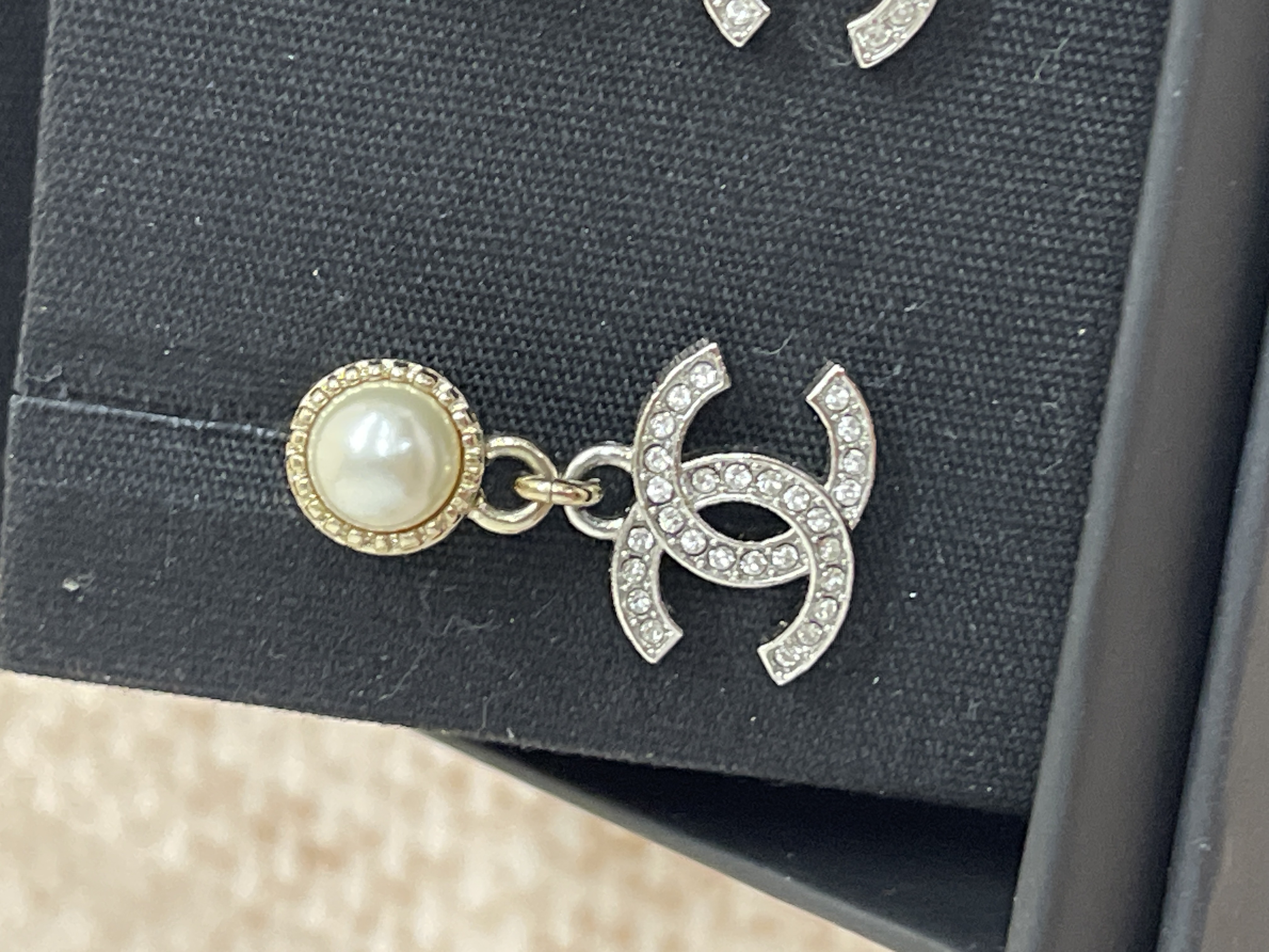 Pre-owned Chanel earrings / Product Code: 26041013