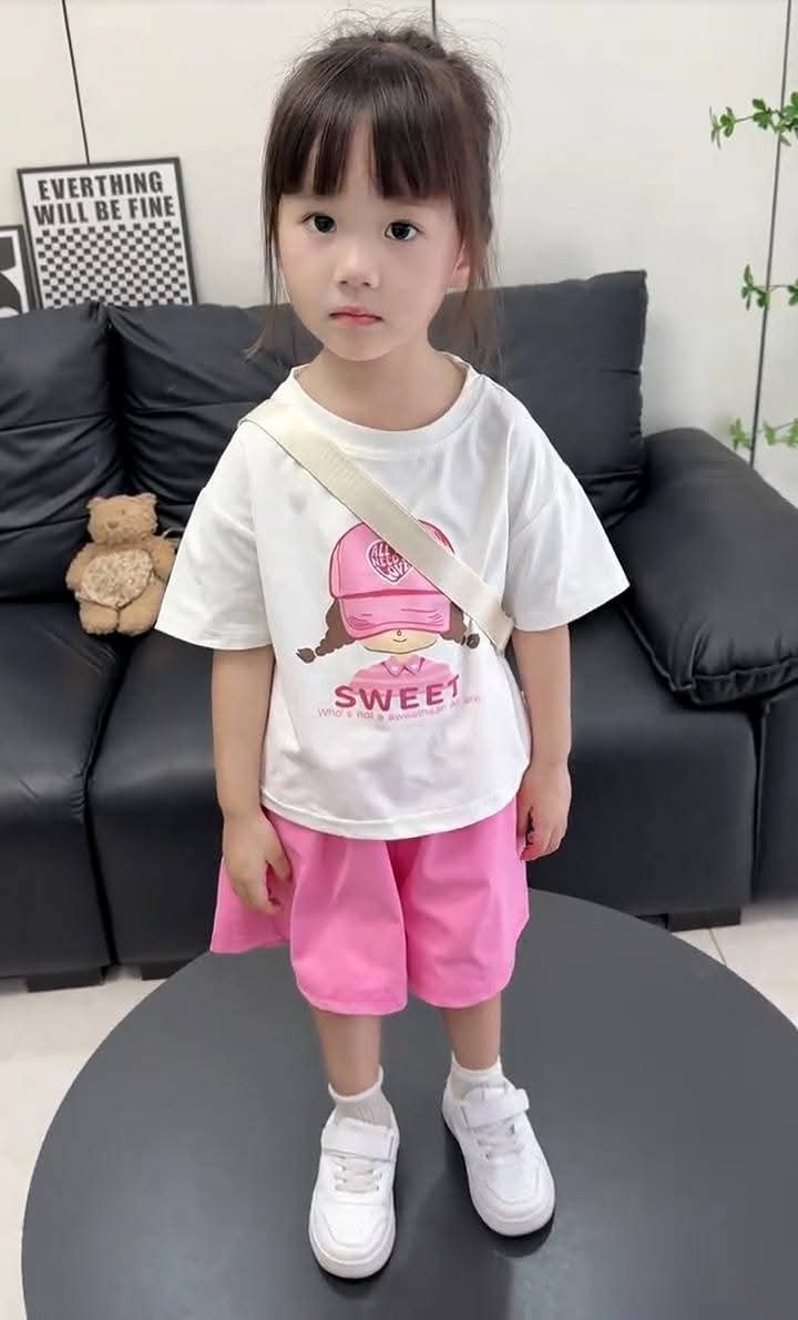 A05 女童粉色多巴胺短袖套装