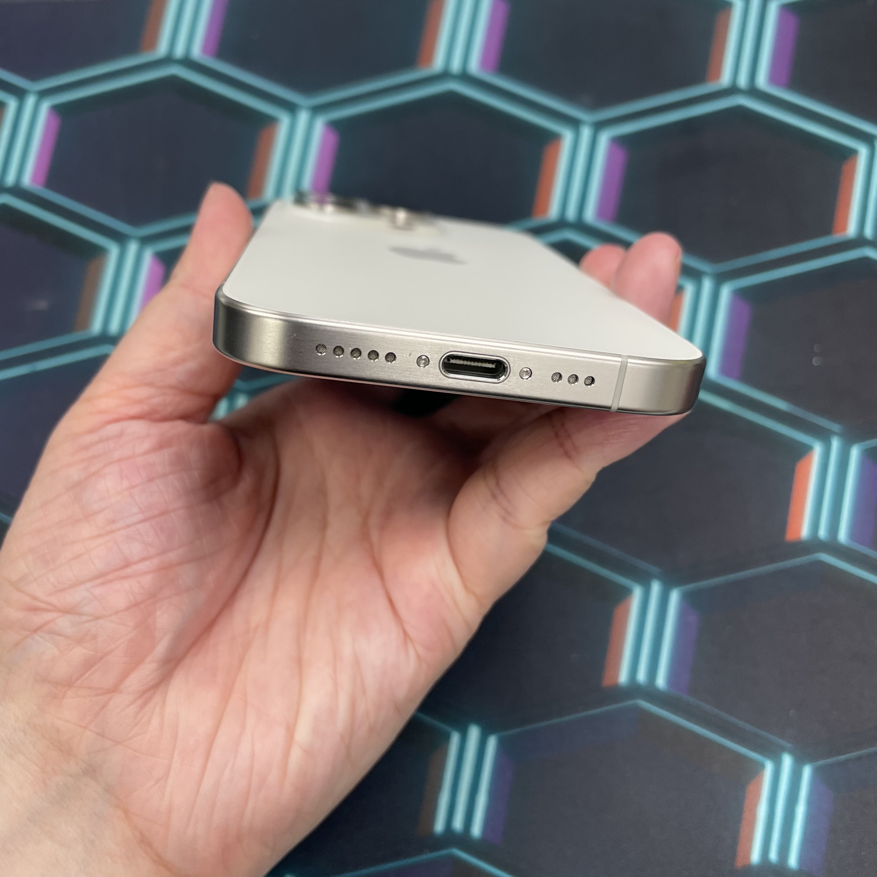 *6413 15 pro 完美機 256GB 電85 白色 white