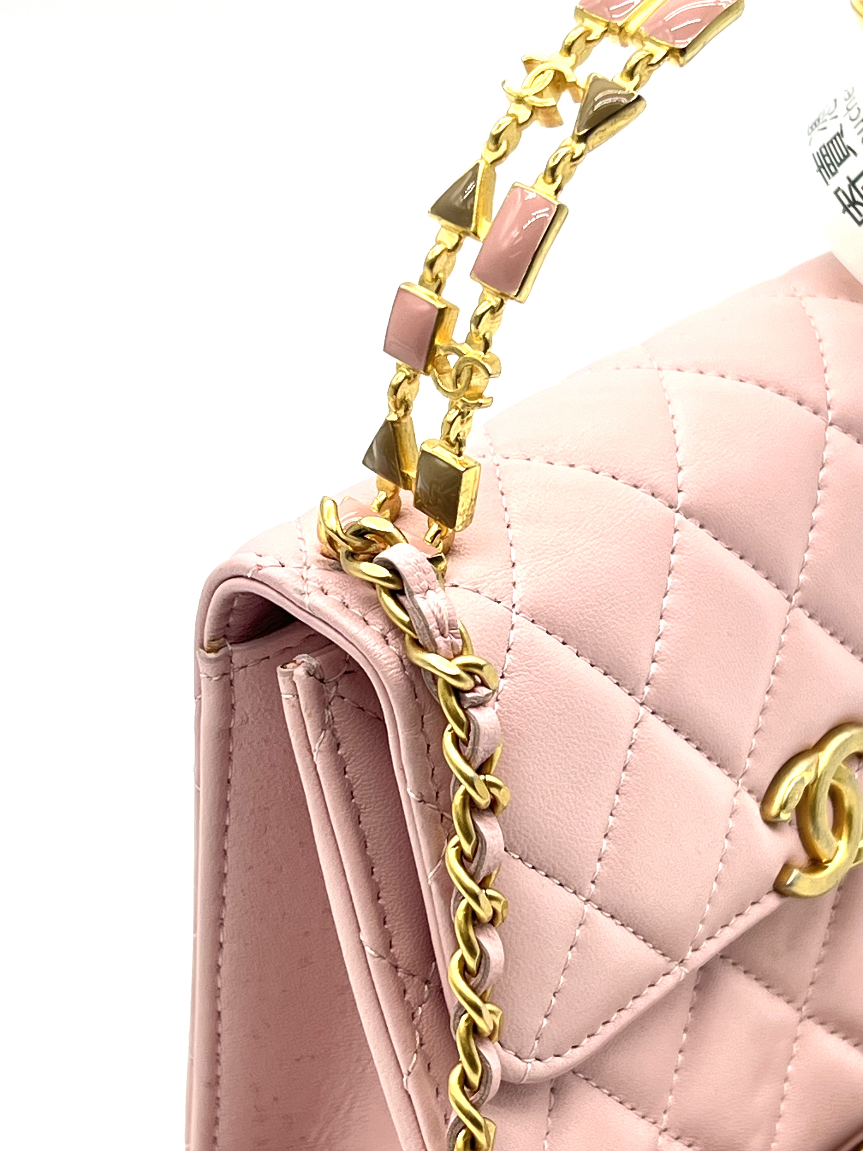 Pre-Owned Chanel Mini Handle Purse With Chain / Product Code: 26040704