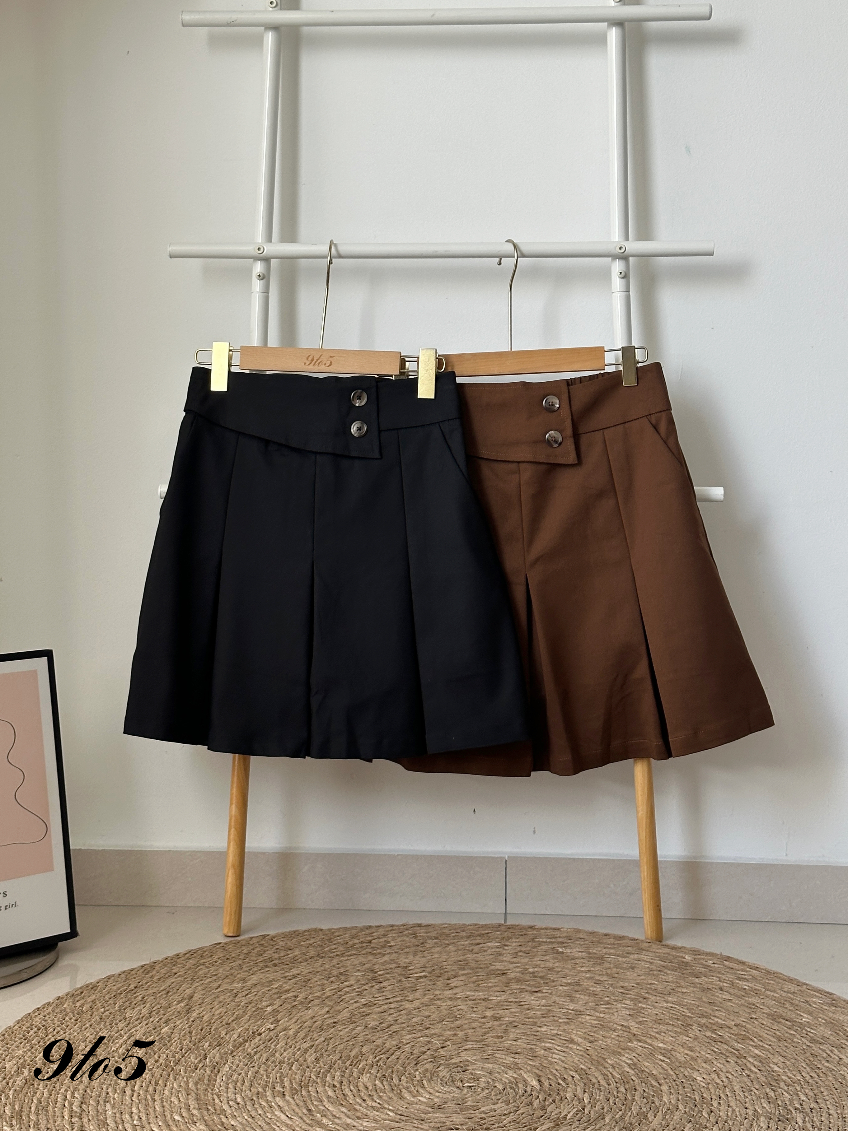 S1858 A Line Short Skirt - Black & Brown