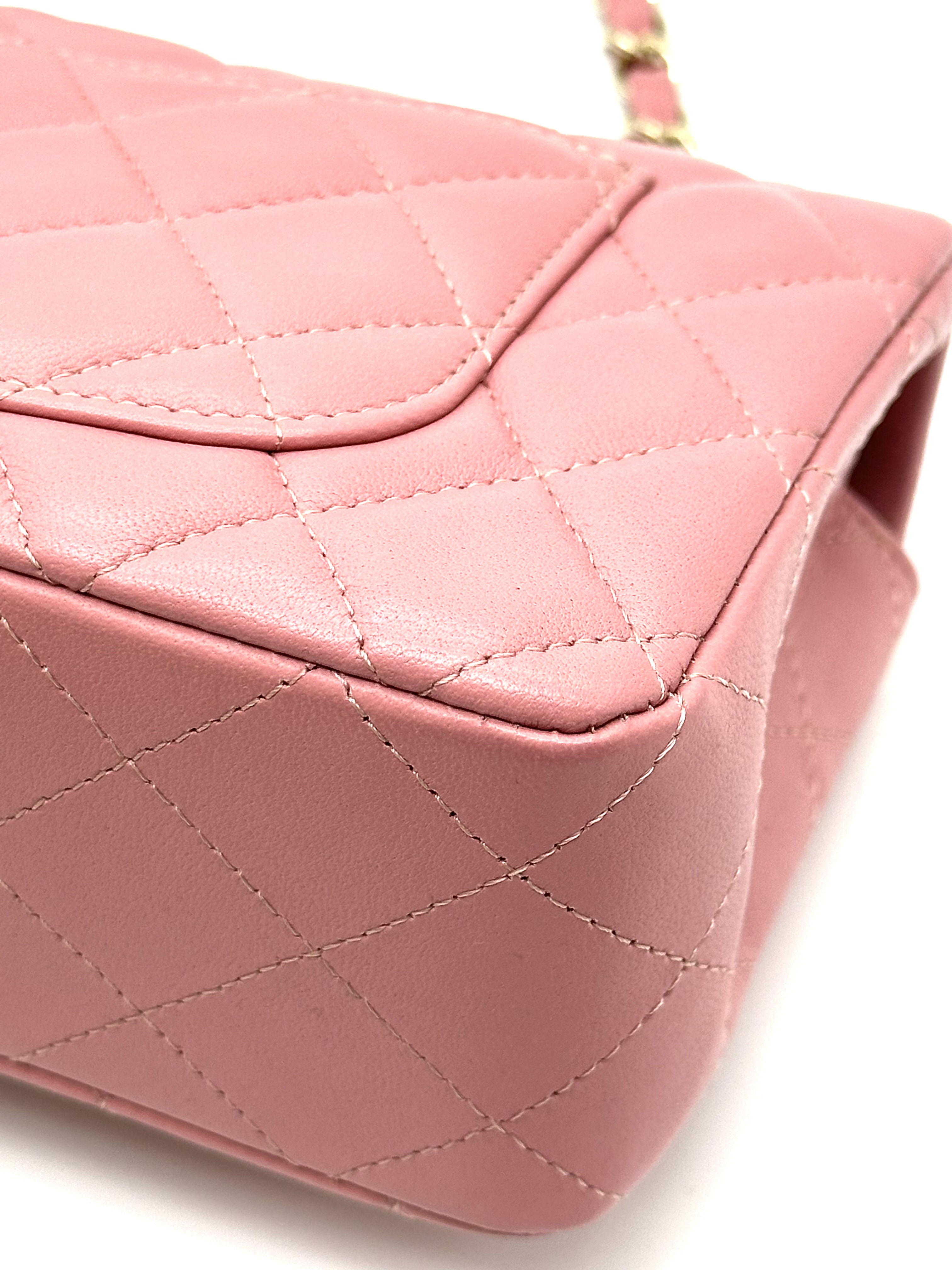 Pre-Owned CHANEL Pink Matelassé Mini Flap Bag / Product Code: 26042107