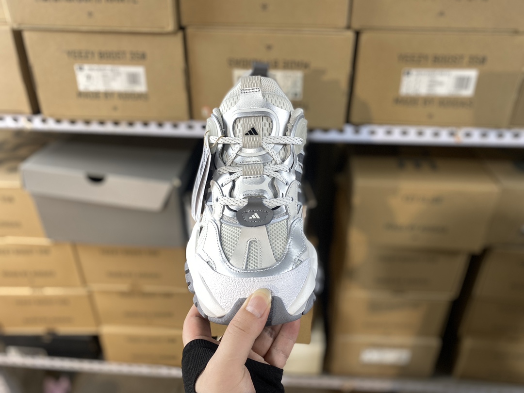 Adidas XLG Runner Deluxe JP5761