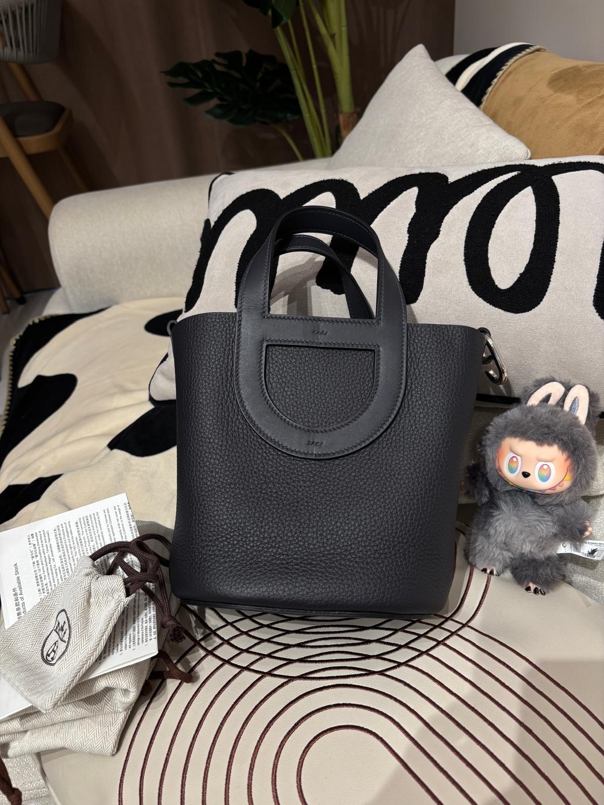 全新 Hermes in the loop 18,3Y CABAN，STAMP B 100%Authentic,100%brand new ✅收據✅塵袋✅booklet✅盒 全新