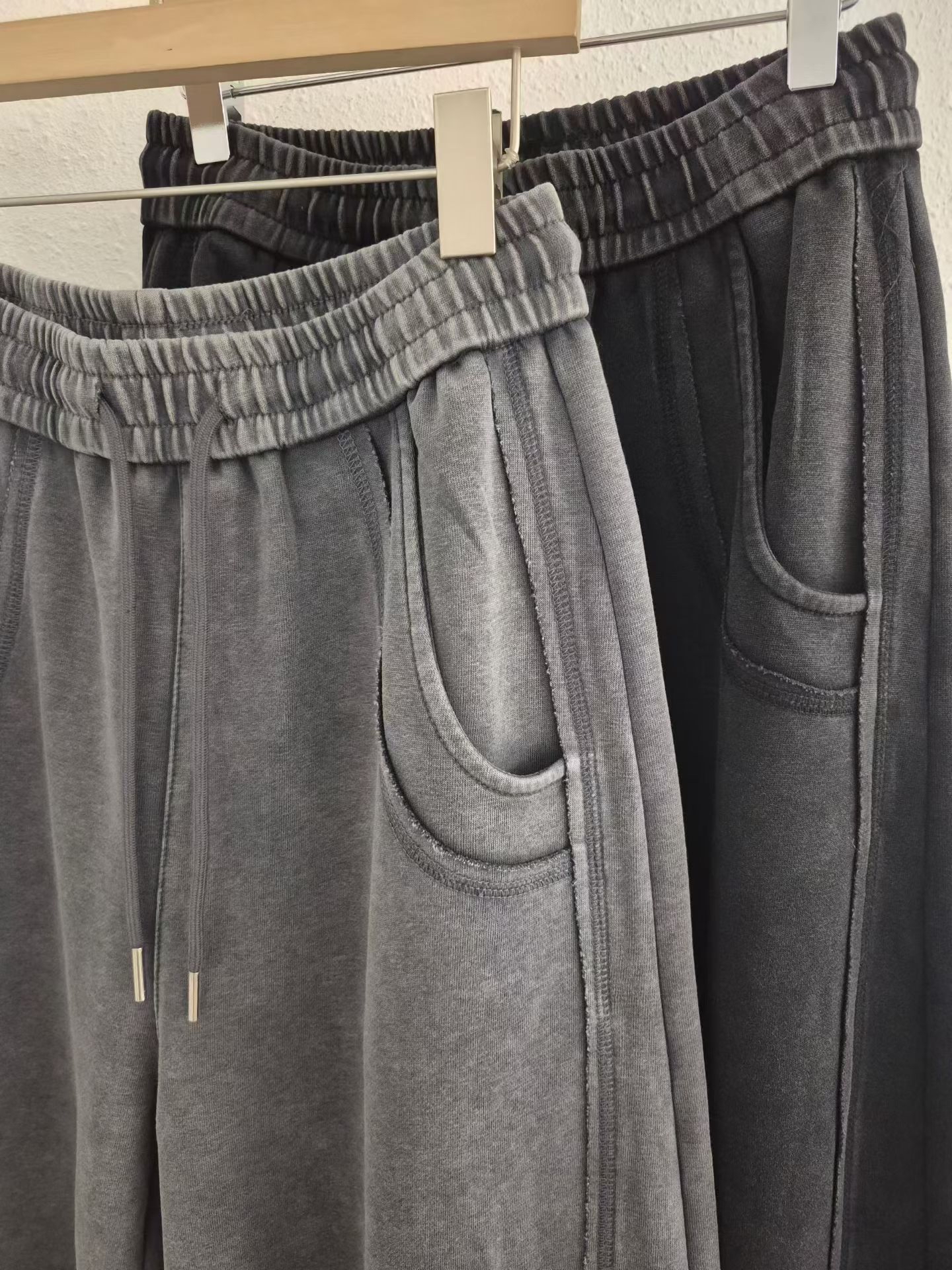 型款洗水彎刀運動褲