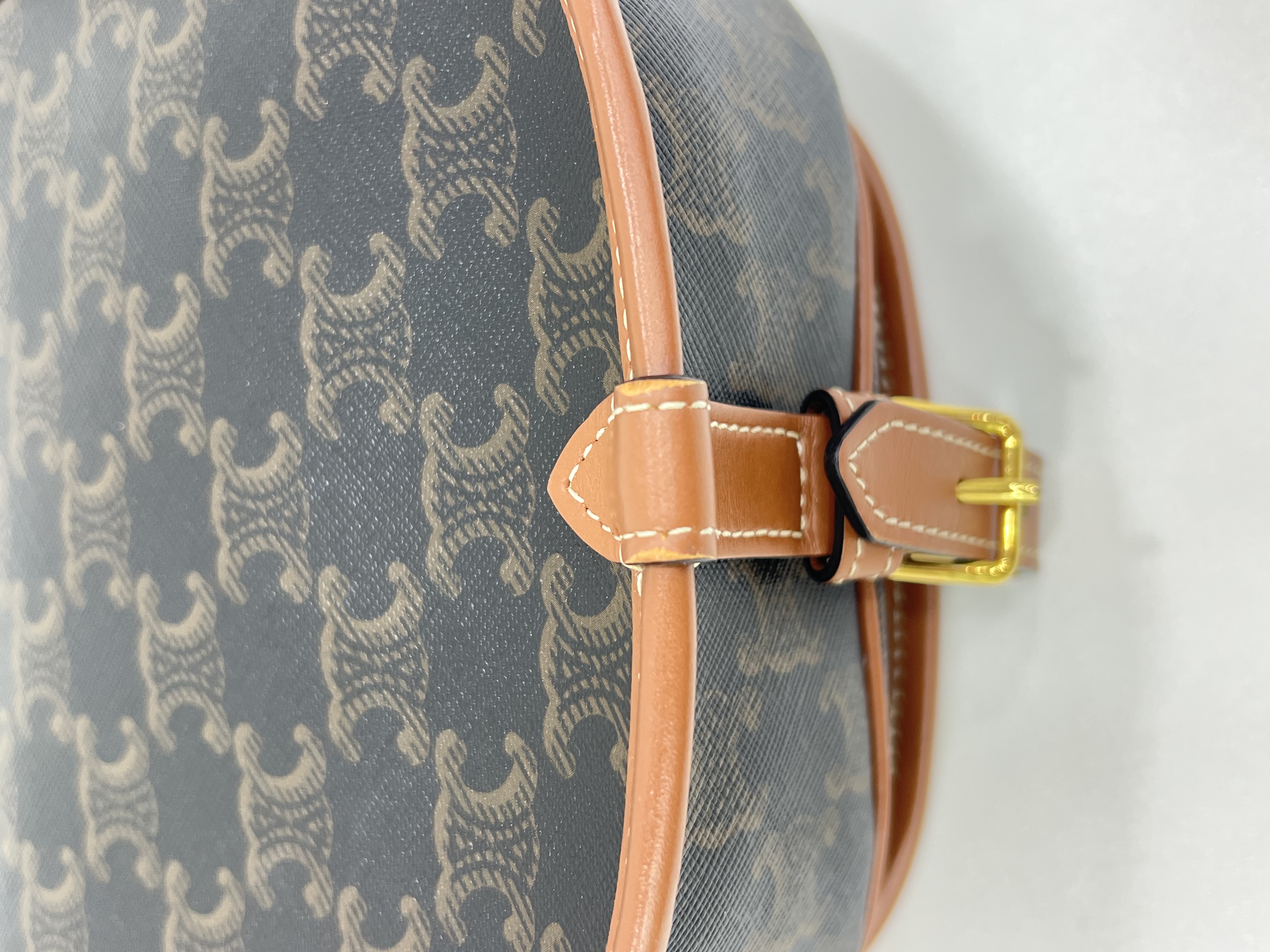 直播貨品 |  [1個-$100 2個-$300］E20