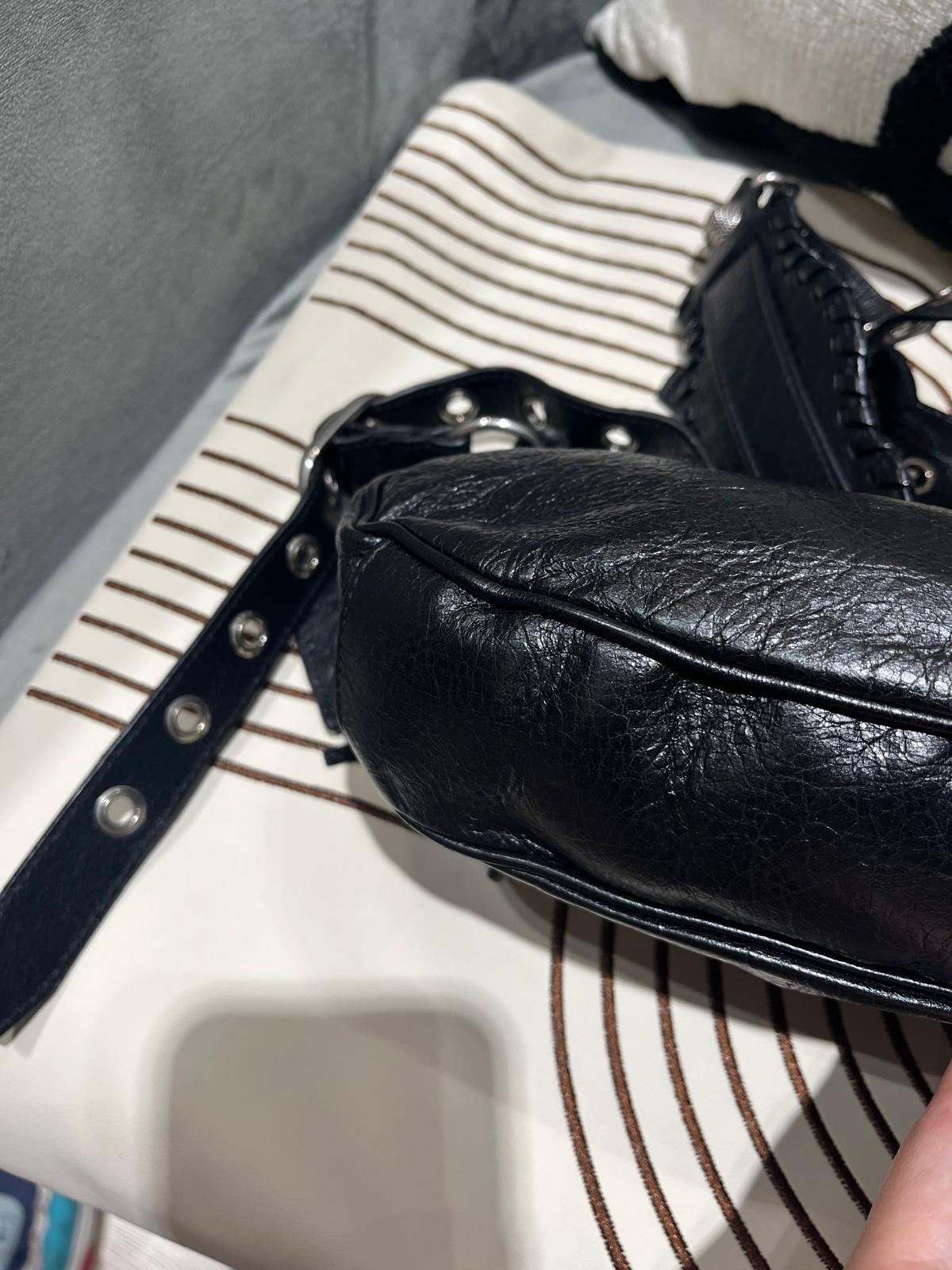 BALENCIAGA Le Cagole XS Shoulder Bag 黑色牛皮671309 100%Authentic, 95%New ✅Mirror✅ pouch✅dust bag  