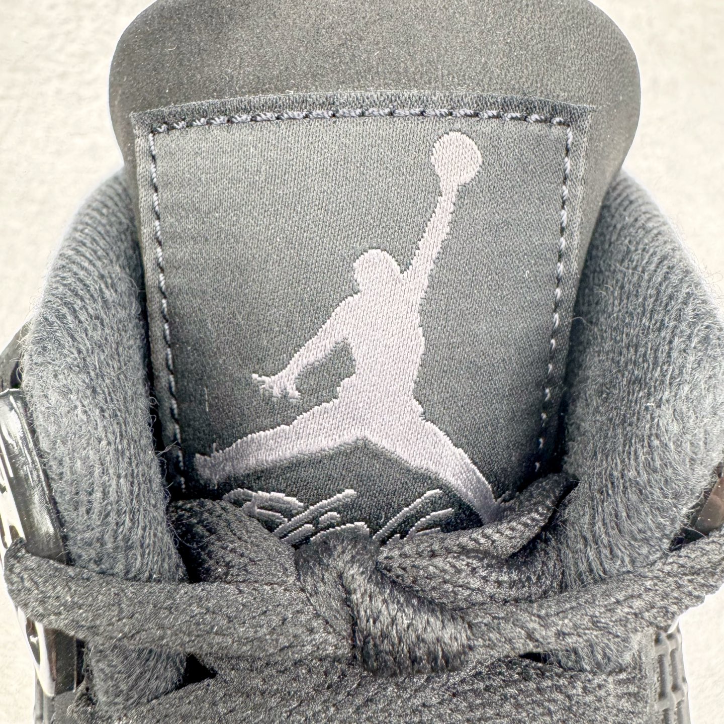 Air Jordan 4 Retro FV5029-010