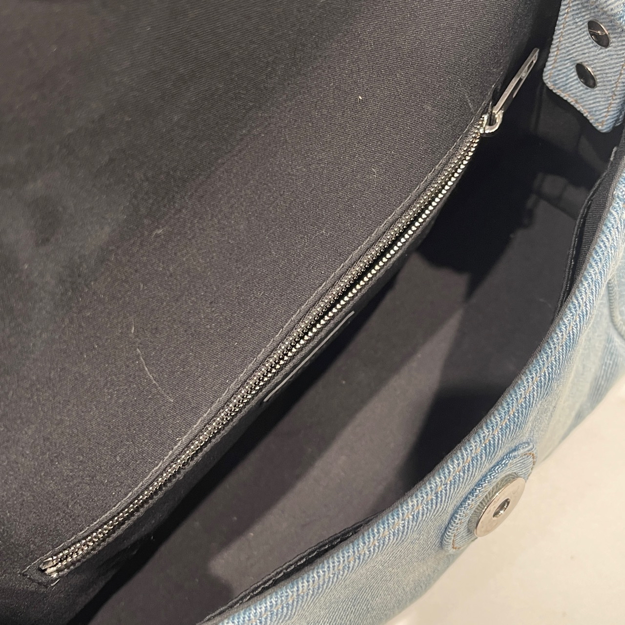 【預訂貨品】Balenciaga 牛仔丹寧腋下包