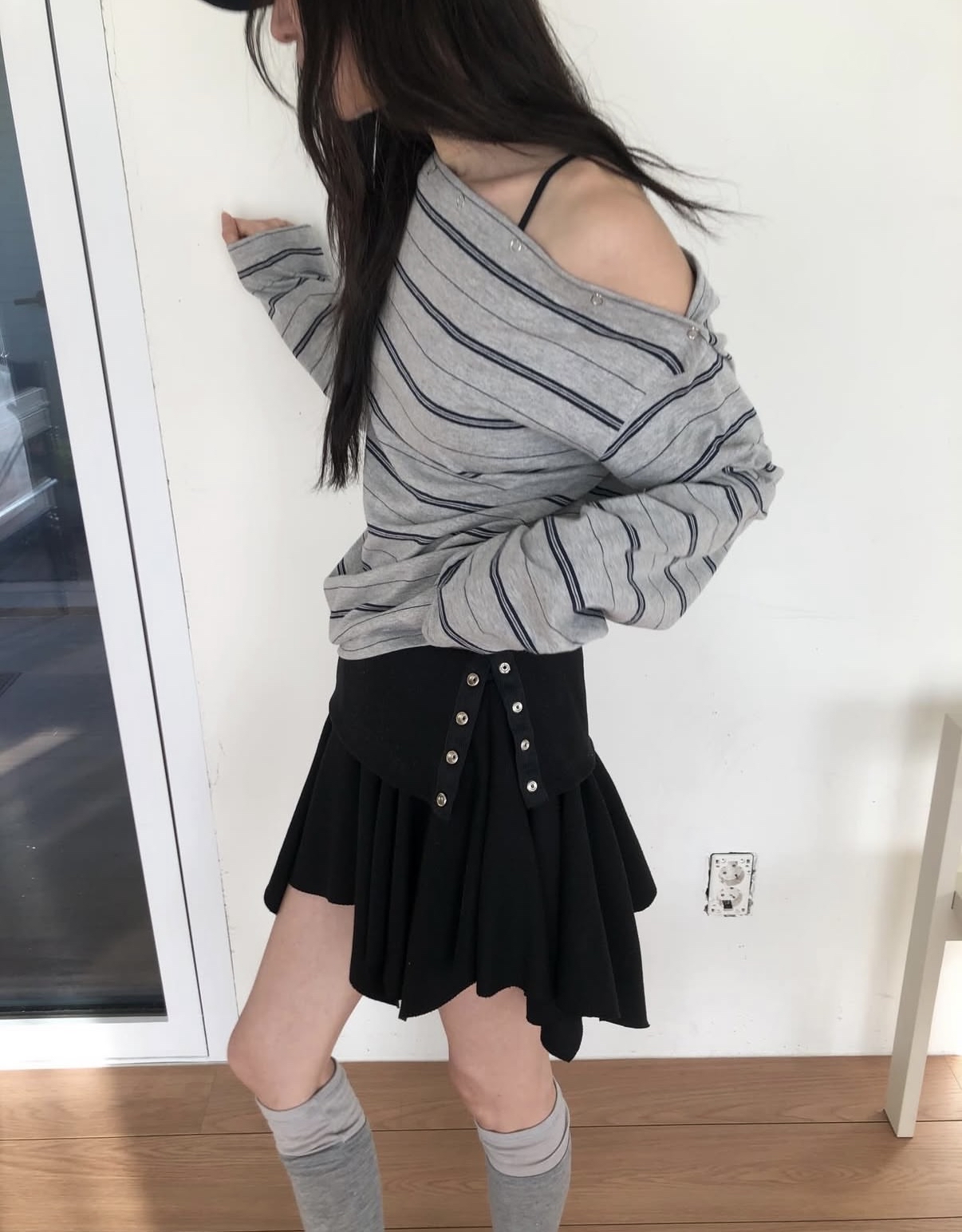 新品優惠｜Line mood Off-shoulder Top