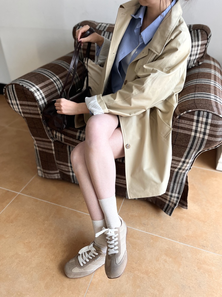 Classic Belt-Loop Shorts (Khaki)