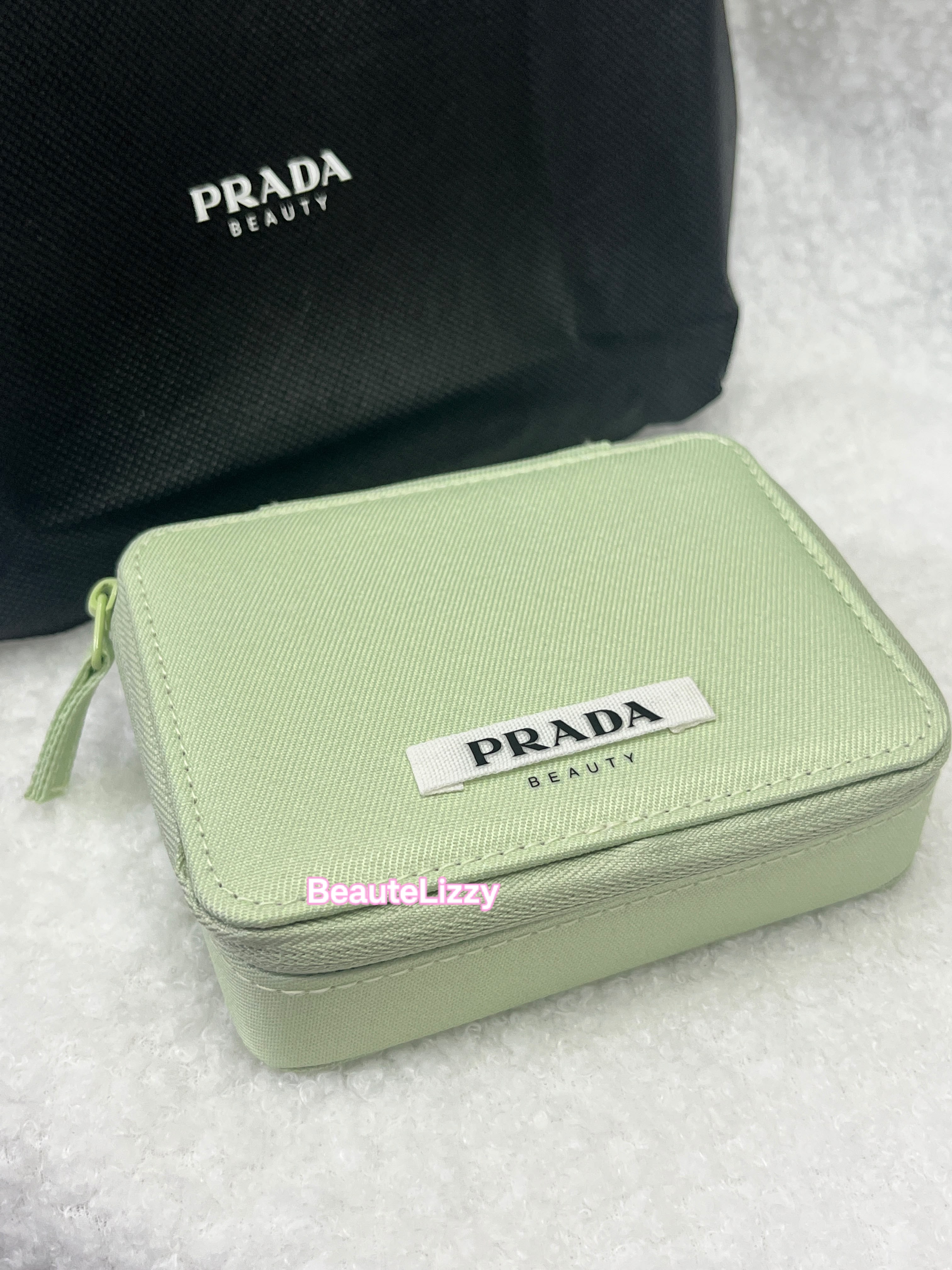 Prada 經典薄荷綠化妝包 首飾包 (  💕一個） （有黑色防塵袋  冇盒 ） 專櫃限量VIP禮物